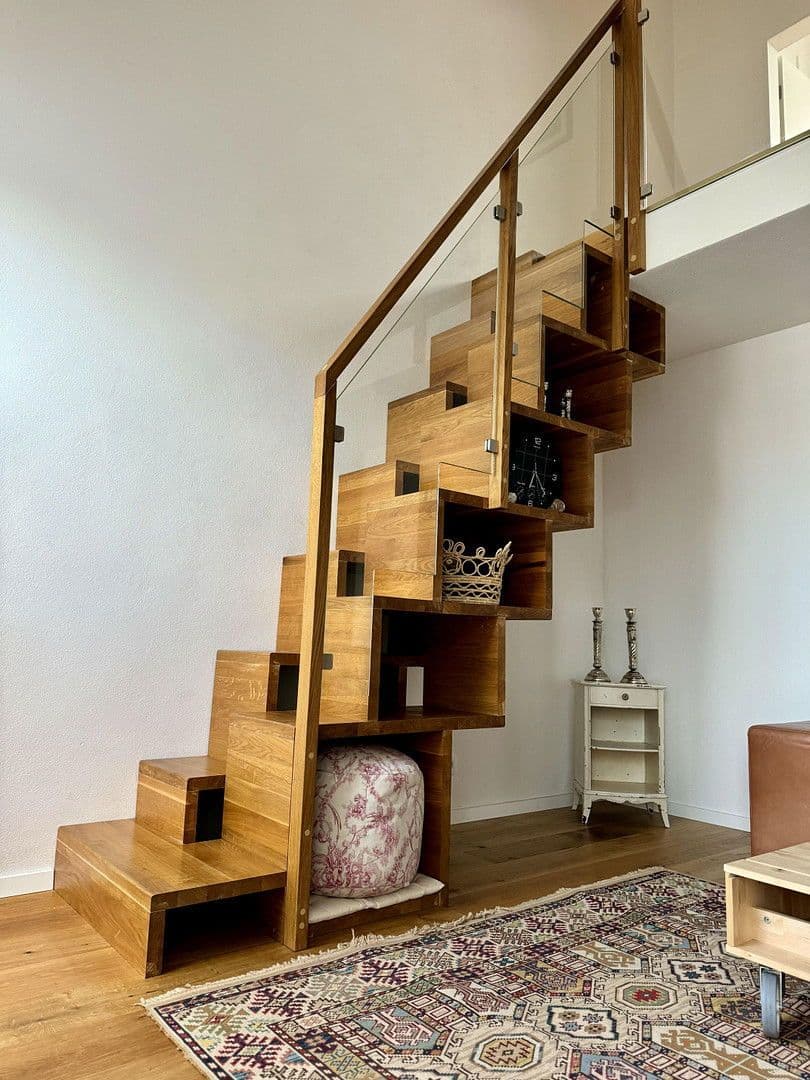 Prenájom bytu 4-izbový 90 m², München, Bavorsko Prenájom bytu 4-izbový 90 m², München, Bavorsko