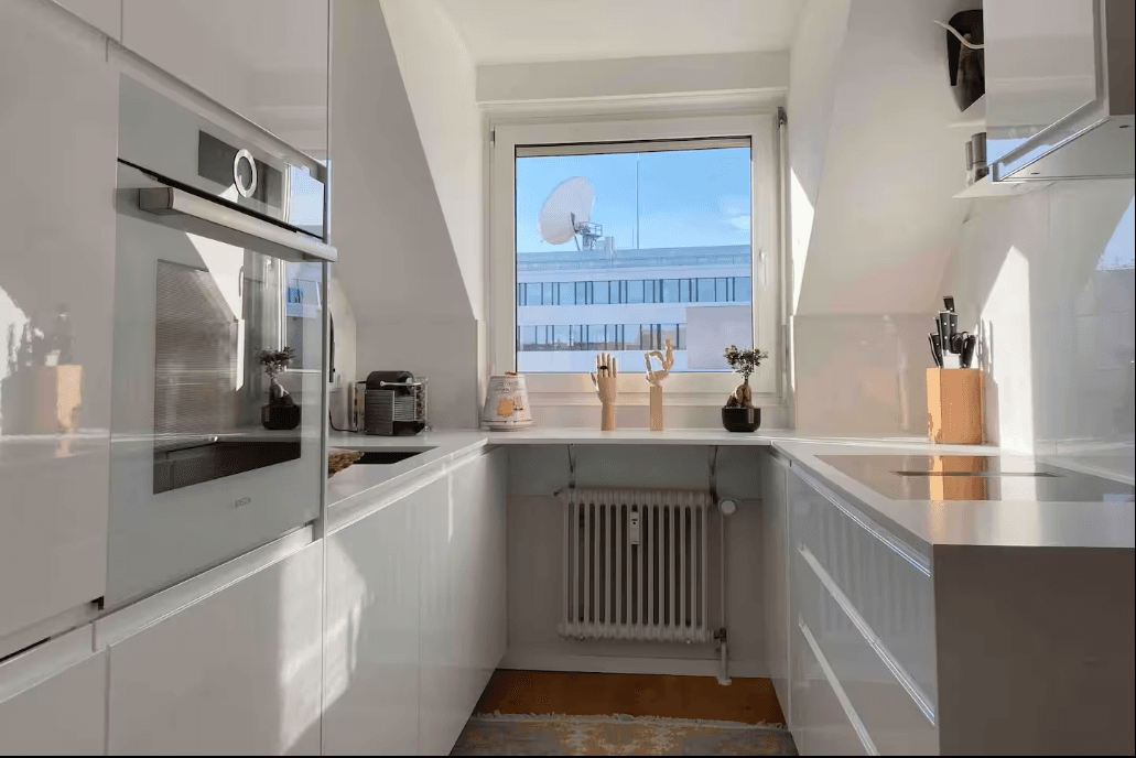 Prenájom bytu 4-izbový 90 m², München, Bavorsko Prenájom bytu 4-izbový 90 m², München, Bavorsko