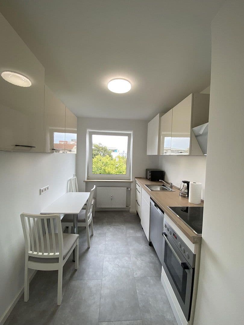 Prenájom bytu 1-izbový 80 m², Korbinianplatz, München, Bavorsko Prenájom bytu 1-izbový 80 m², Korbinianplatz, München, Bavorsko