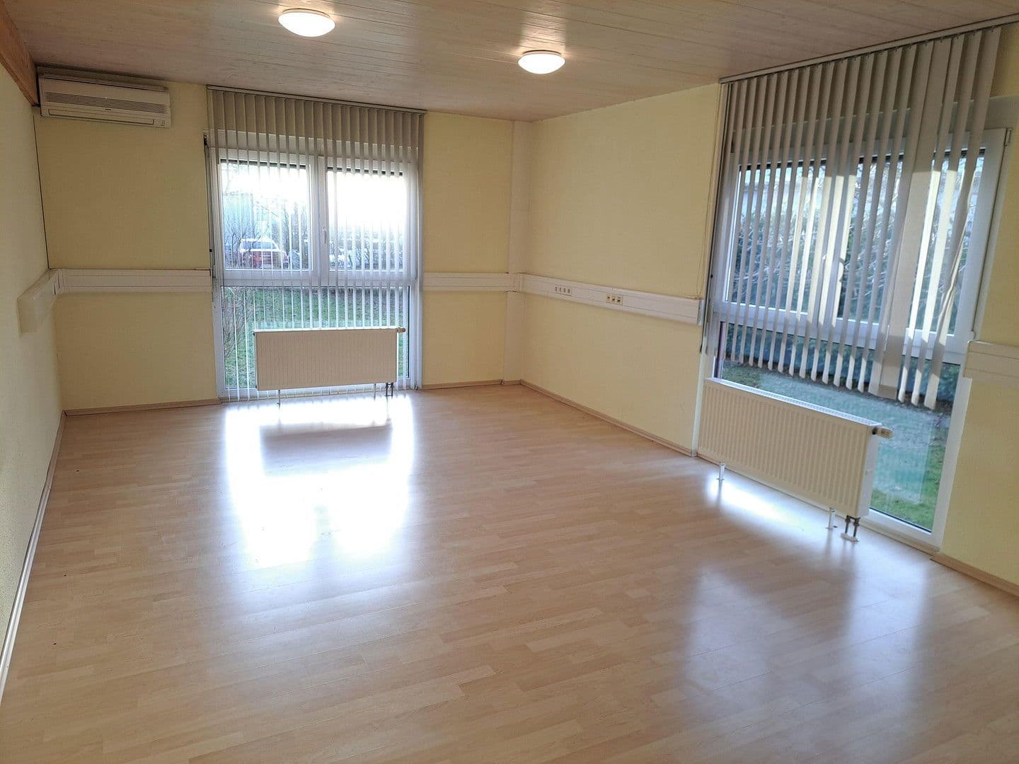 Prenájom kancelárie 120 m², Wagnerstr. 25, Durmersheim, Bádensko-Wurttembersko Prenájom kancelárie 120 m², Wagnerstr. 25, Durmersheim, Bádensko-Wurttembersko