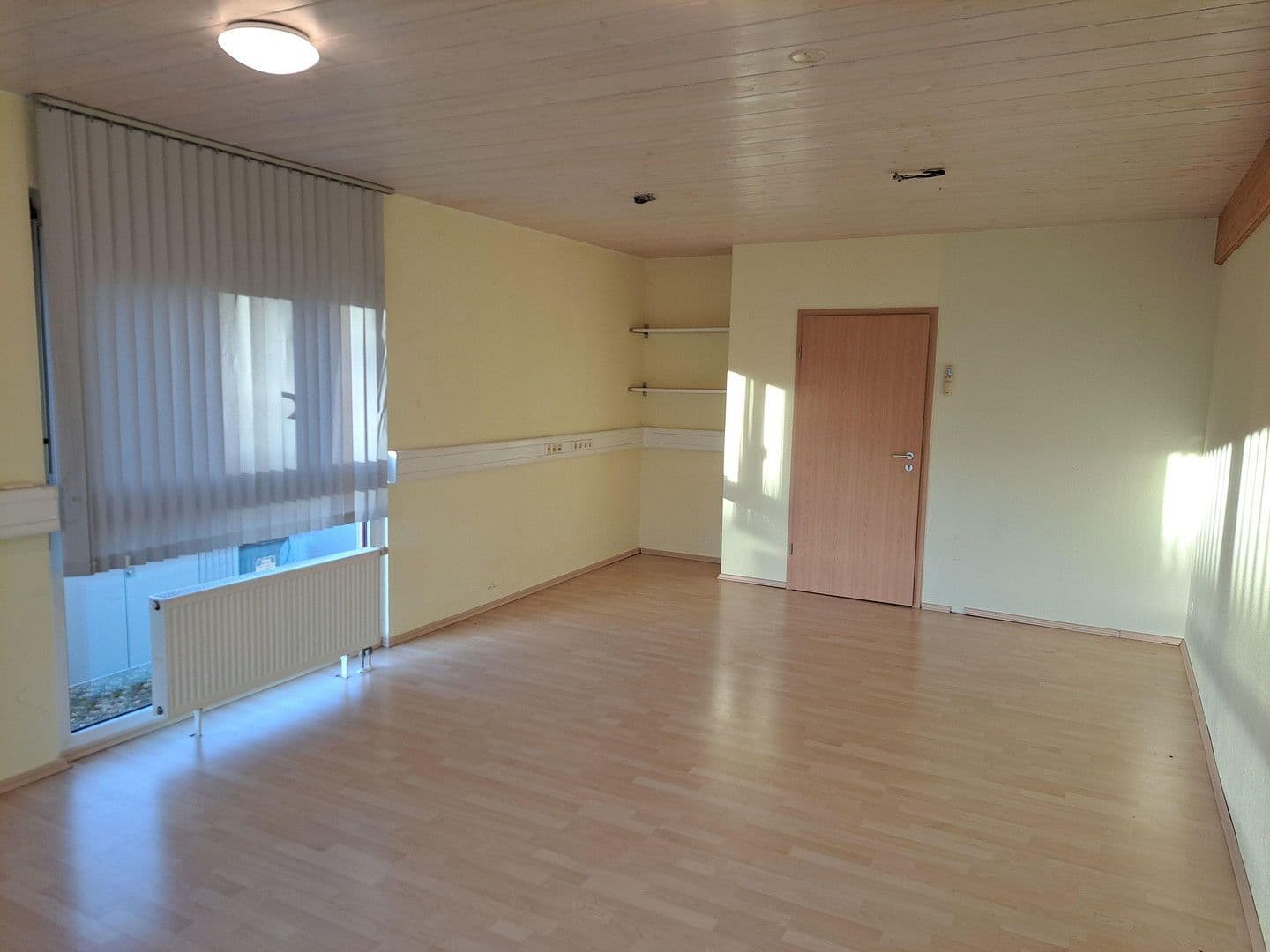 Prenájom kancelárie 120 m², Wagnerstr. 25, Durmersheim, Bádensko-Wurttembersko Prenájom kancelárie 120 m², Wagnerstr. 25, Durmersheim, Bádensko-Wurttembersko