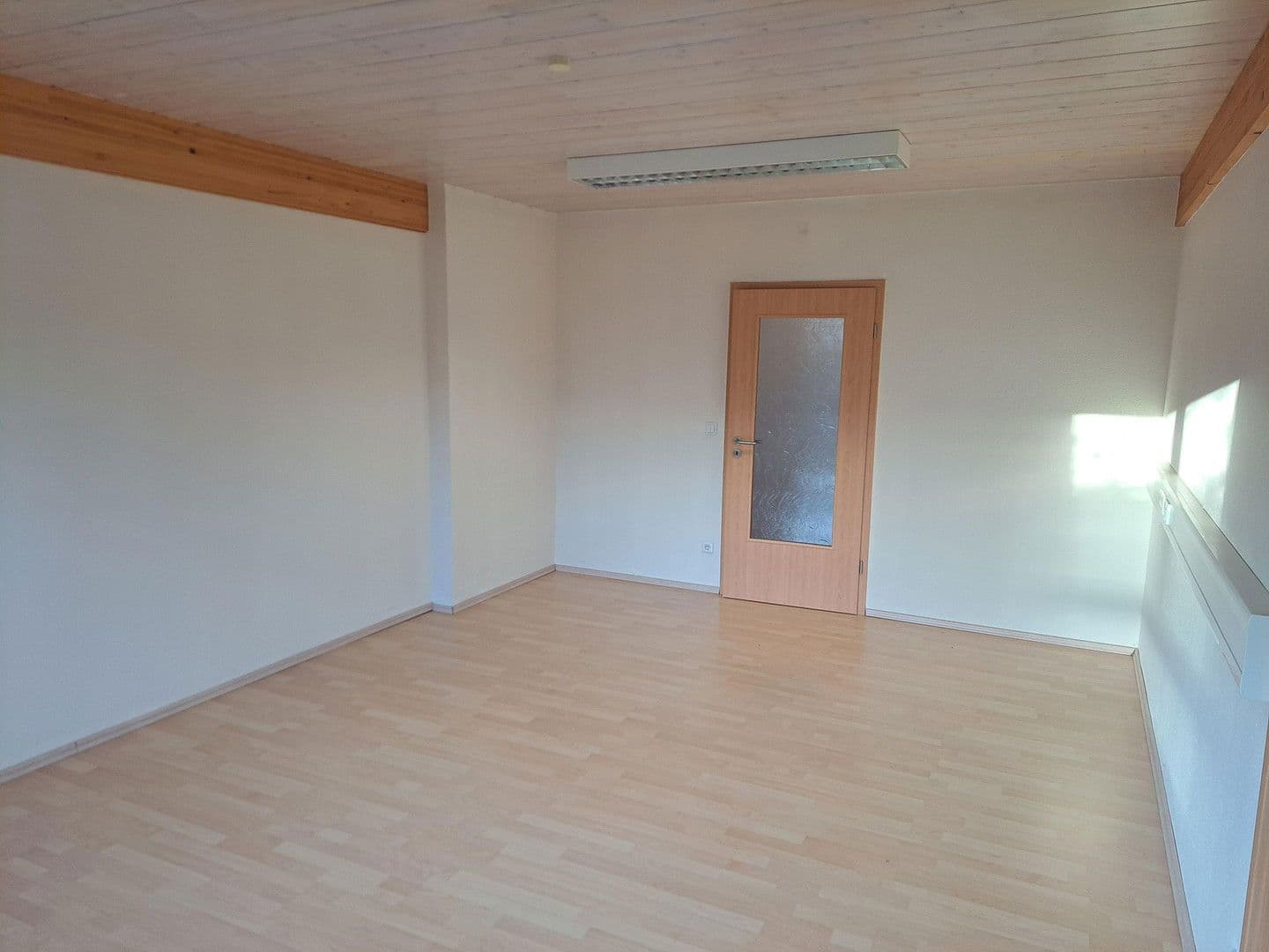 Prenájom kancelárie 120 m², Wagnerstr. 25, Durmersheim, Bádensko-Wurttembersko Prenájom kancelárie 120 m², Wagnerstr. 25, Durmersheim, Bádensko-Wurttembersko