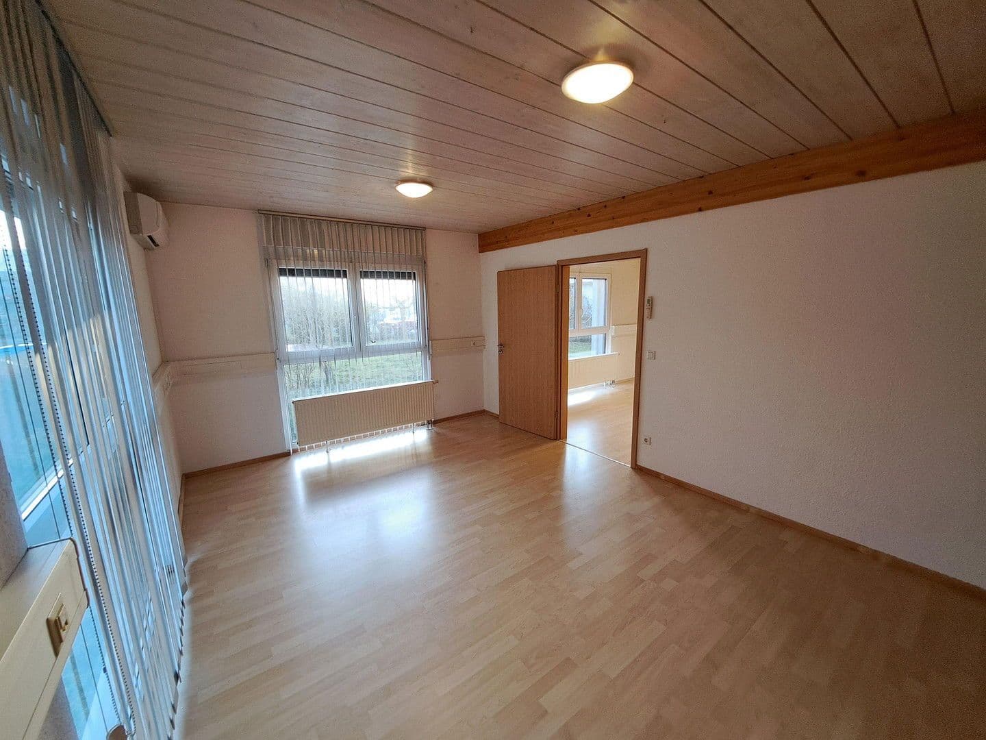 Prenájom kancelárie 120 m², Wagnerstr. 25, Durmersheim, Bádensko-Wurttembersko Prenájom kancelárie 120 m², Wagnerstr. 25, Durmersheim, Bádensko-Wurttembersko