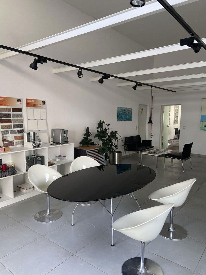 Predaj nebytového priestoru 500 m², Am Römerfeld 6, Hof bei Salzburg, Salzbursko Predaj nebytového priestoru 500 m², Am Römerfeld 6, Hof bei Salzburg, Salzbursko