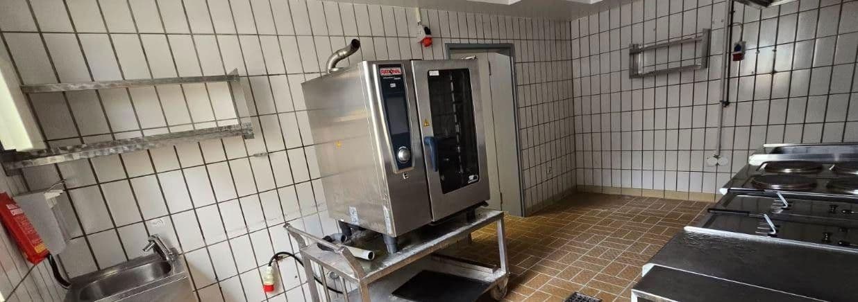 Prenájom nebytového priestoru 300 m², Baden-Baden, Bádensko-Wurttembersko Prenájom nebytového priestoru 300 m², Baden-Baden, Bádensko-Wurttembersko