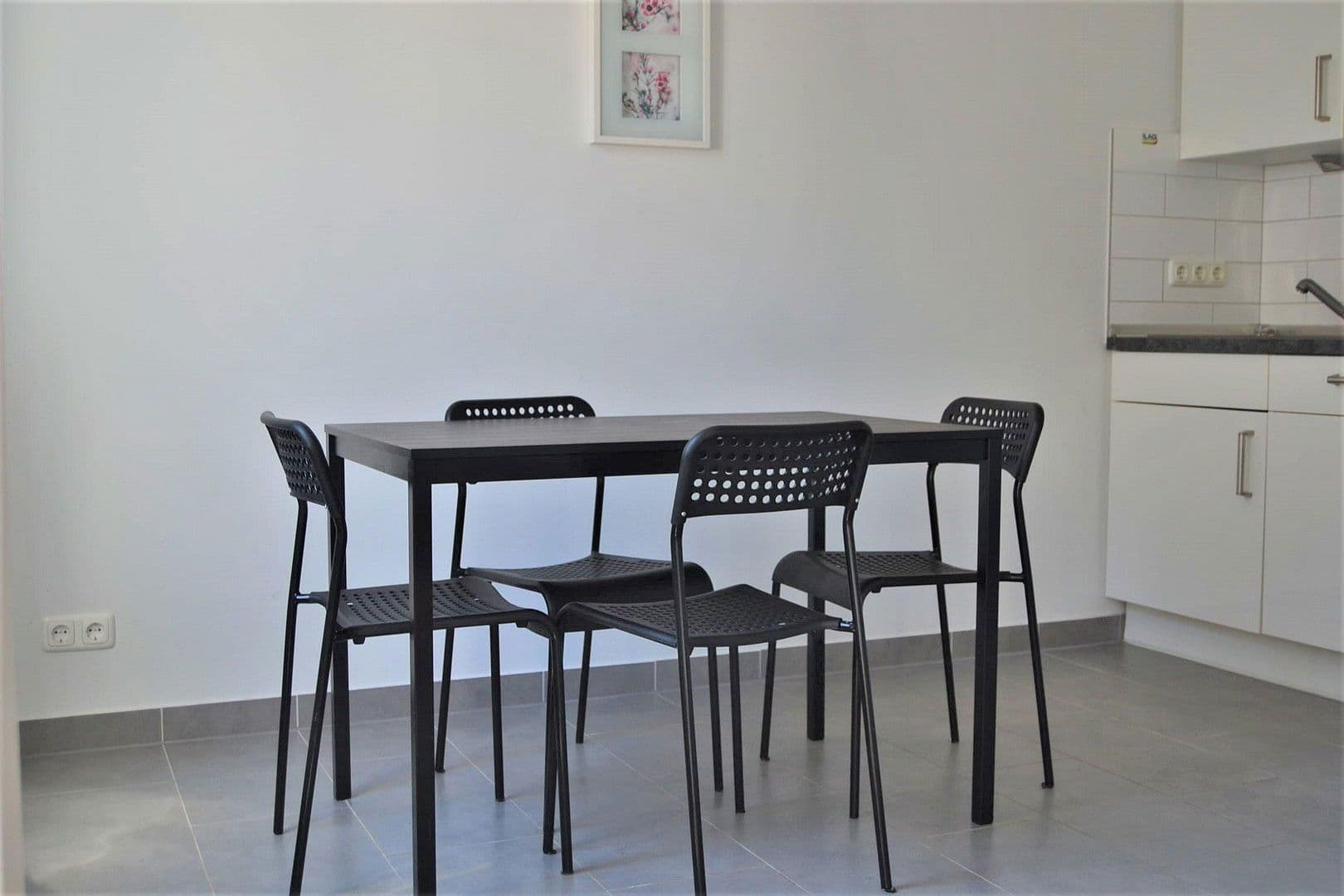 Prenájom bytu 2-izbový 50 m², Frankfurt am Main, Hesensko Prenájom bytu 2-izbový 50 m², Frankfurt am Main, Hesensko