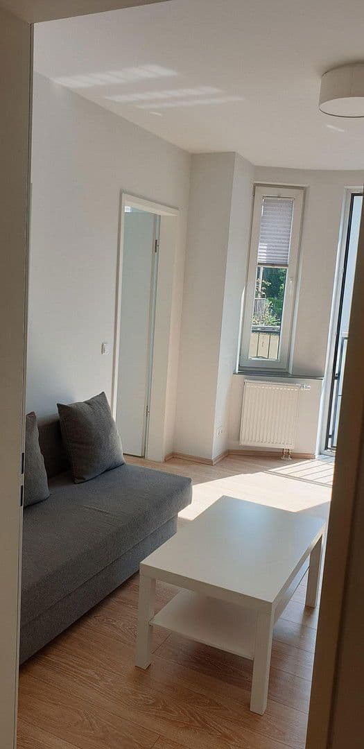 Prenájom bytu 2-izbový 50 m², Frankfurt am Main, Hesensko Prenájom bytu 2-izbový 50 m², Frankfurt am Main, Hesensko