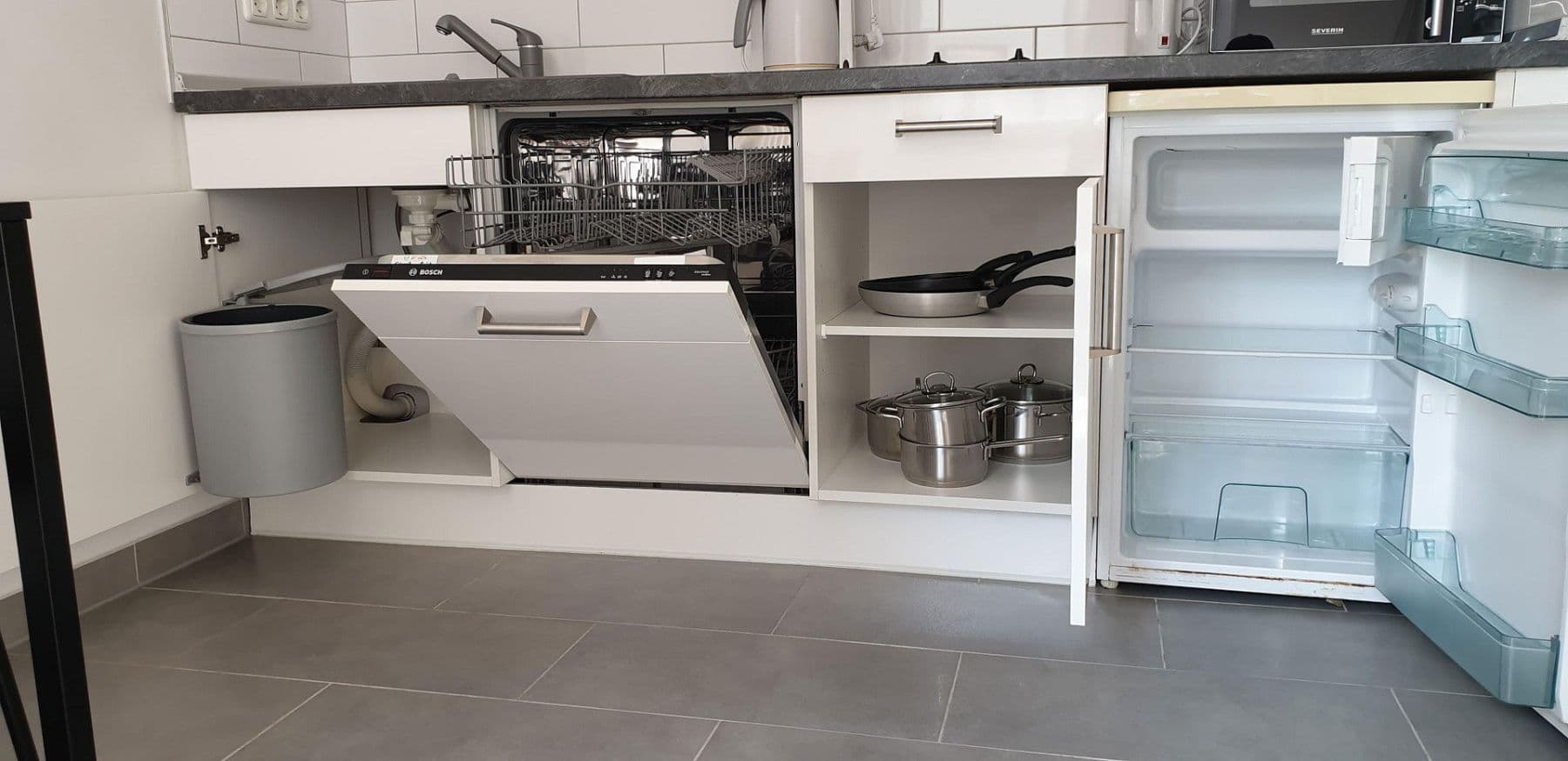 Prenájom bytu 2-izbový 50 m², Frankfurt am Main, Hesensko Prenájom bytu 2-izbový 50 m², Frankfurt am Main, Hesensko