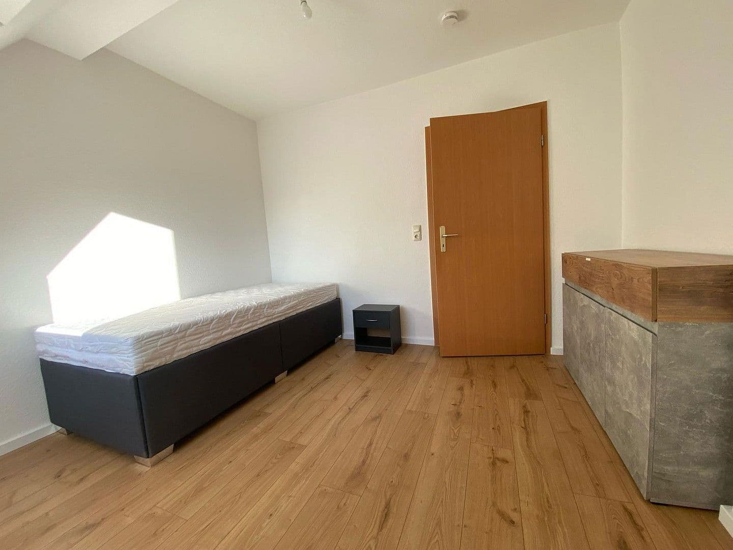 Prenájom bytu 3-izbový 46 m², Friedensstraße 19, Elsteraue, Sasko-Anhaltsko Prenájom bytu 3-izbový 46 m², Friedensstraße 19, Elsteraue, Sasko-Anhaltsko