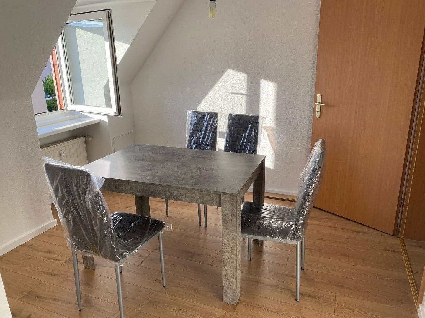 Prenájom bytu 3-izbový 46 m², Friedensstraße 19, Elsteraue, Sasko-Anhaltsko Prenájom bytu 3-izbový 46 m², Friedensstraße 19, Elsteraue, Sasko-Anhaltsko