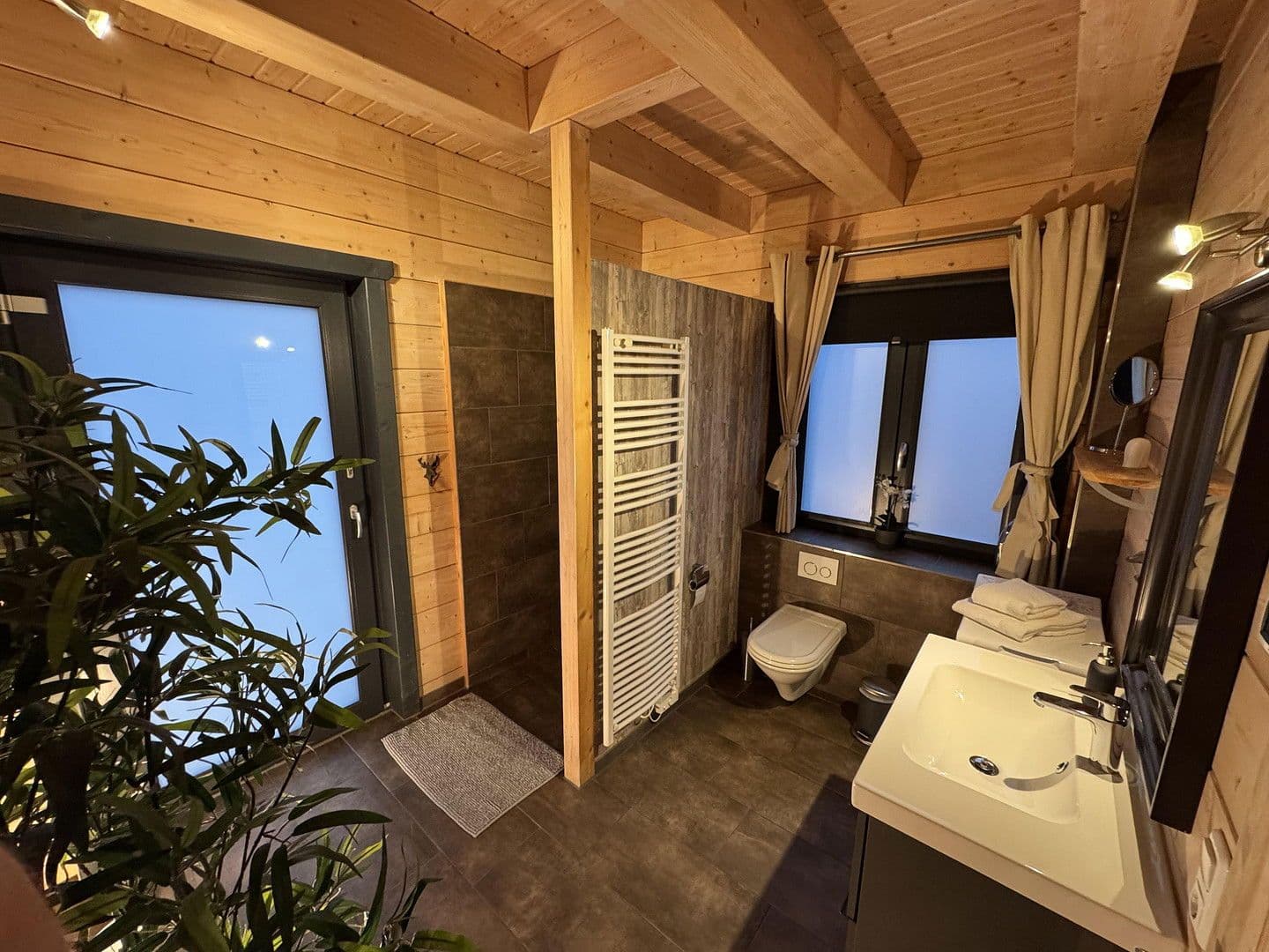 Predaj domu 500 m², pozemek 1.485 m², Goslar, Dolné Sasko Predaj domu 500 m², pozemek 1.485 m², Goslar, Dolné Sasko