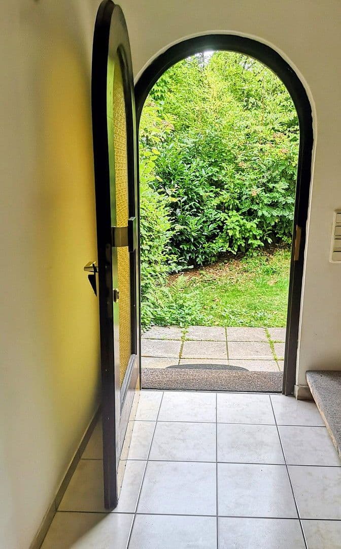 Predaj domu 300 m², pozemek 1.361 m², Alte Hohl 3, Kaiserslautern-Erlenbach, Porýnie-Falcko Predaj domu 300 m², pozemek 1.361 m², Alte Hohl 3, Kaiserslautern-Erlenbach, Porýnie-Falcko