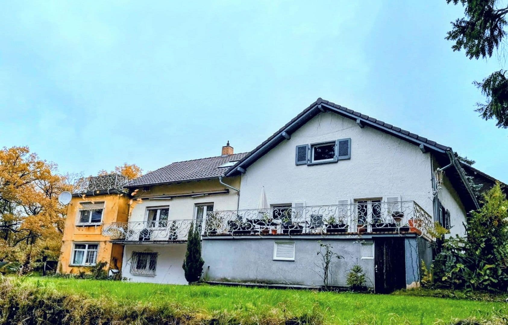 Predaj domu 300 m², pozemek 1.361 m², Alte Hohl 3, Kaiserslautern-Erlenbach, Porýnie-Falcko Predaj domu 300 m², pozemek 1.361 m², Alte Hohl 3, Kaiserslautern-Erlenbach, Porýnie-Falcko