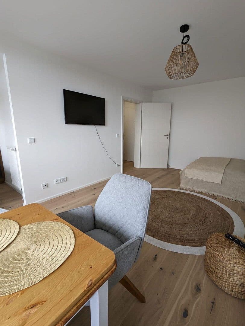 Prenájom bytu 1-izbový 36 m², München, Bavorsko Prenájom bytu 1-izbový 36 m², München, Bavorsko