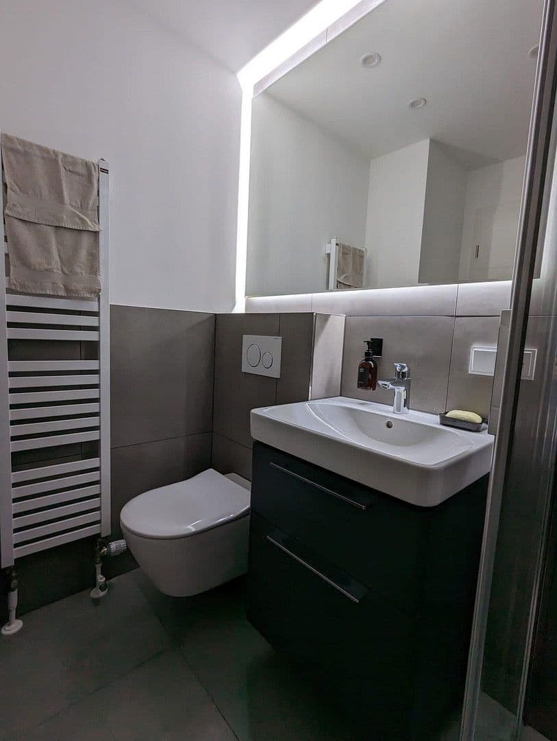 Prenájom bytu 1-izbový 36 m², München, Bavorsko Prenájom bytu 1-izbový 36 m², München, Bavorsko