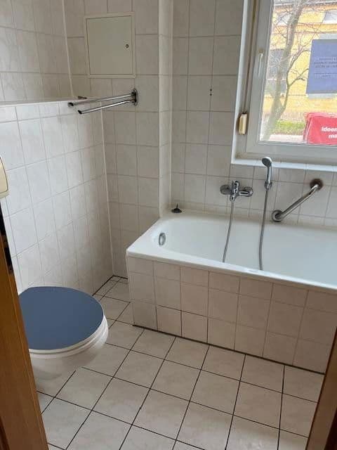 Prenájom bytu 2-izbový 42 m², Lindenstraße 3, Rackwitz, Sasko Prenájom bytu 2-izbový 42 m², Lindenstraße 3, Rackwitz, Sasko