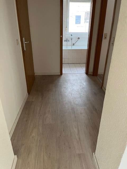 Prenájom bytu 2-izbový 42 m², Lindenstraße 3, Rackwitz, Sasko Prenájom bytu 2-izbový 42 m², Lindenstraße 3, Rackwitz, Sasko