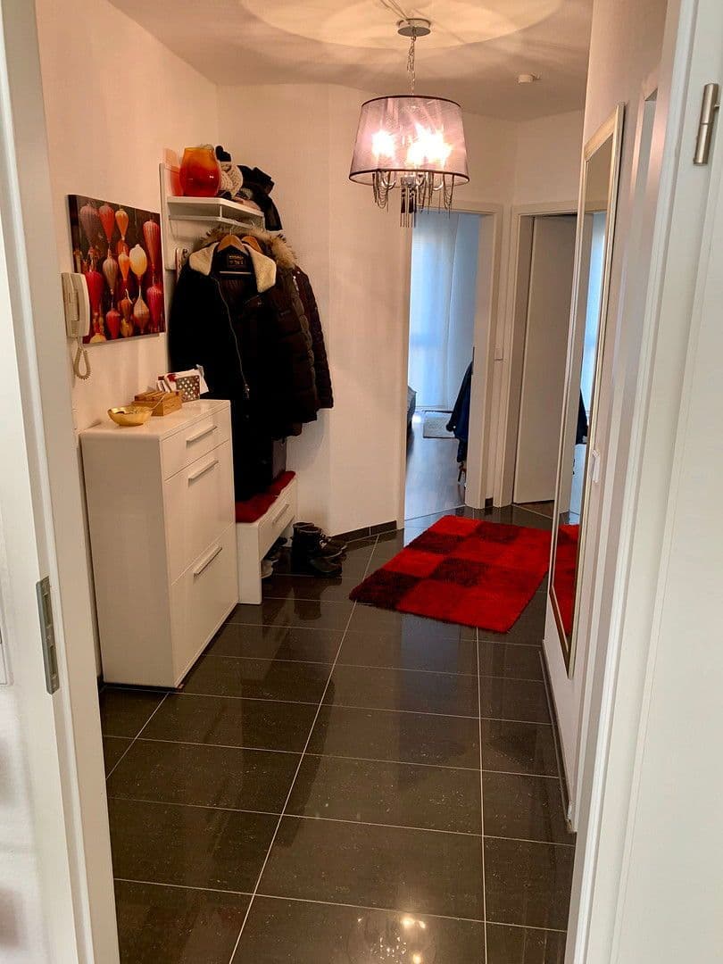 Prenájom bytu 3-izbový 80 m², Frankfurt, Hesensko Prenájom bytu 3-izbový 80 m², Frankfurt, Hesensko