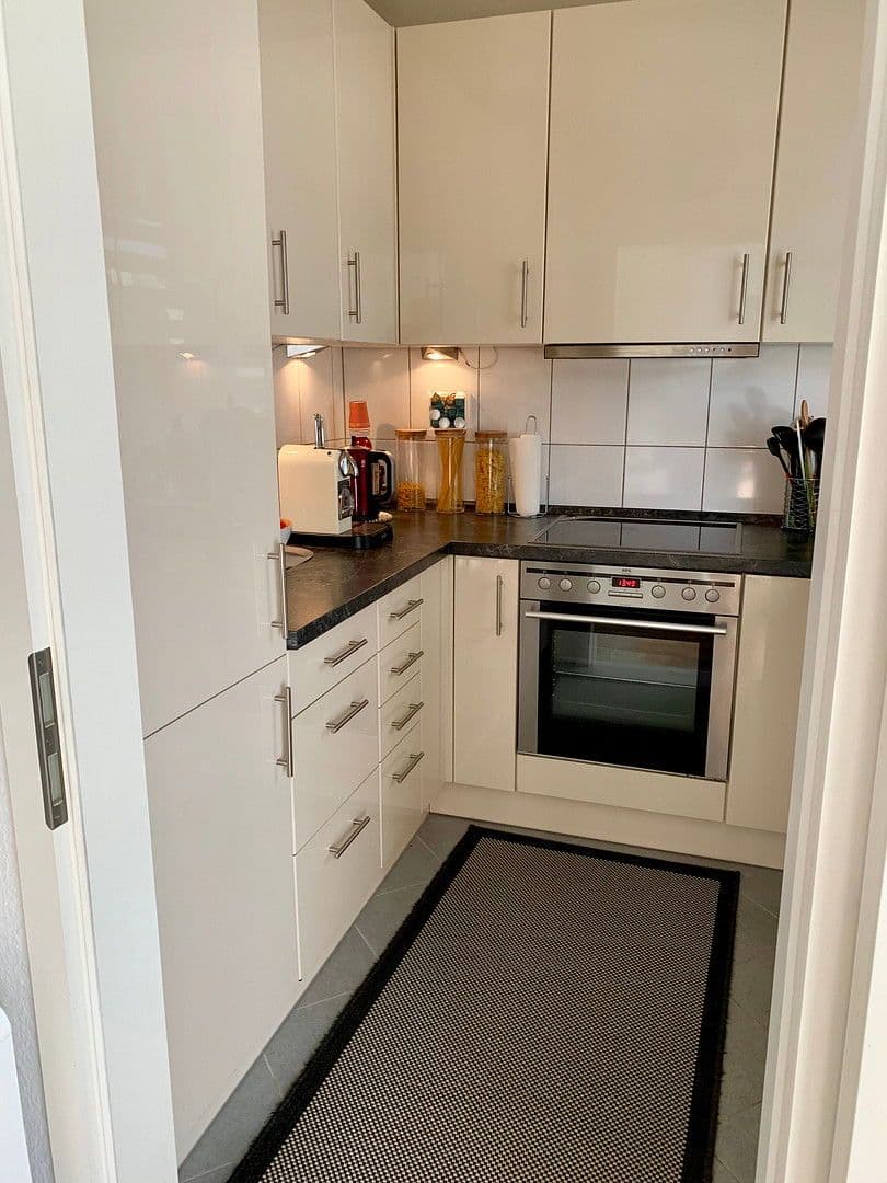 Prenájom bytu 3-izbový 80 m², Frankfurt, Hesensko Prenájom bytu 3-izbový 80 m², Frankfurt, Hesensko