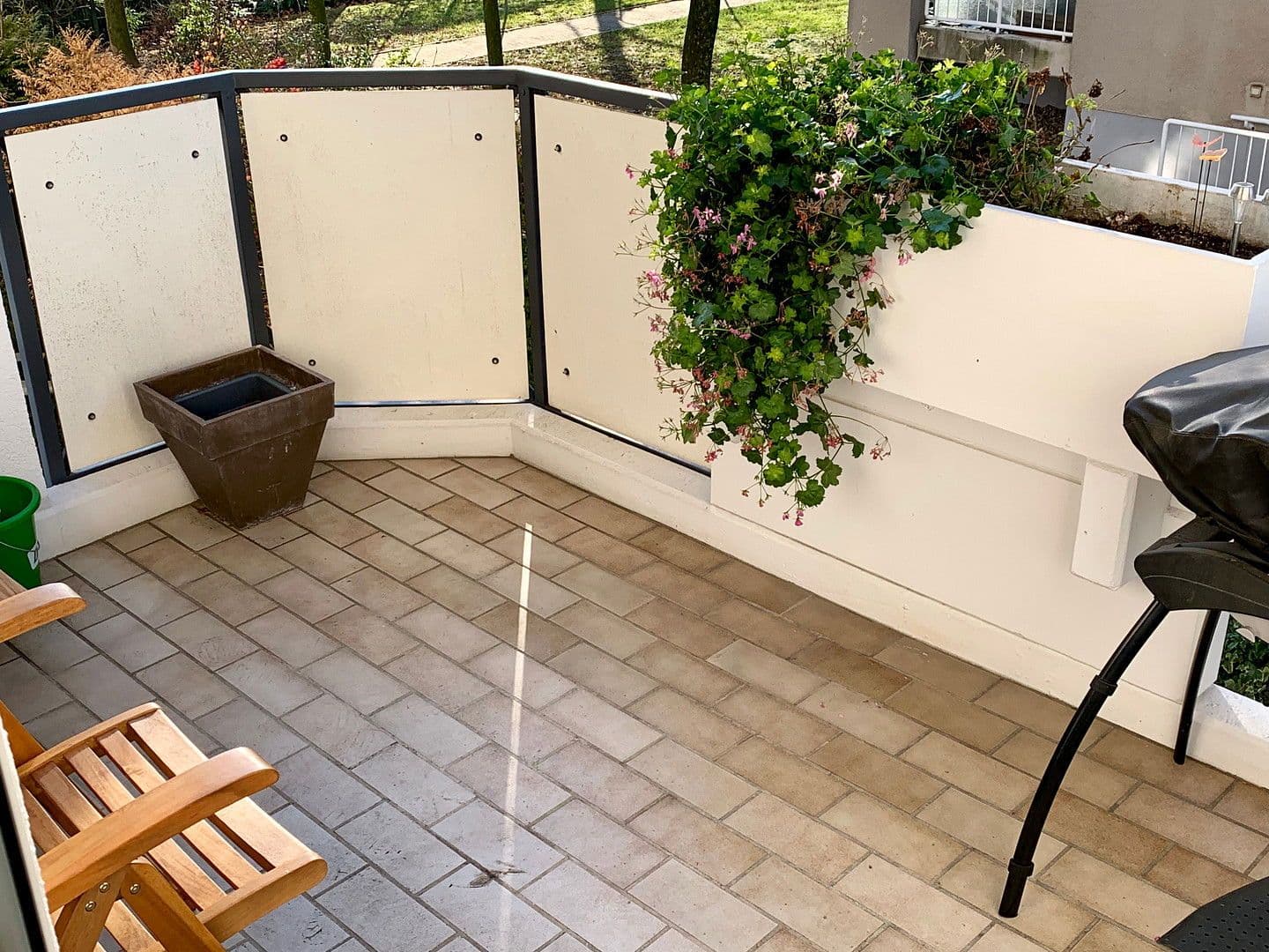 Prenájom bytu 3-izbový 80 m², Frankfurt, Hesensko Prenájom bytu 3-izbový 80 m², Frankfurt, Hesensko