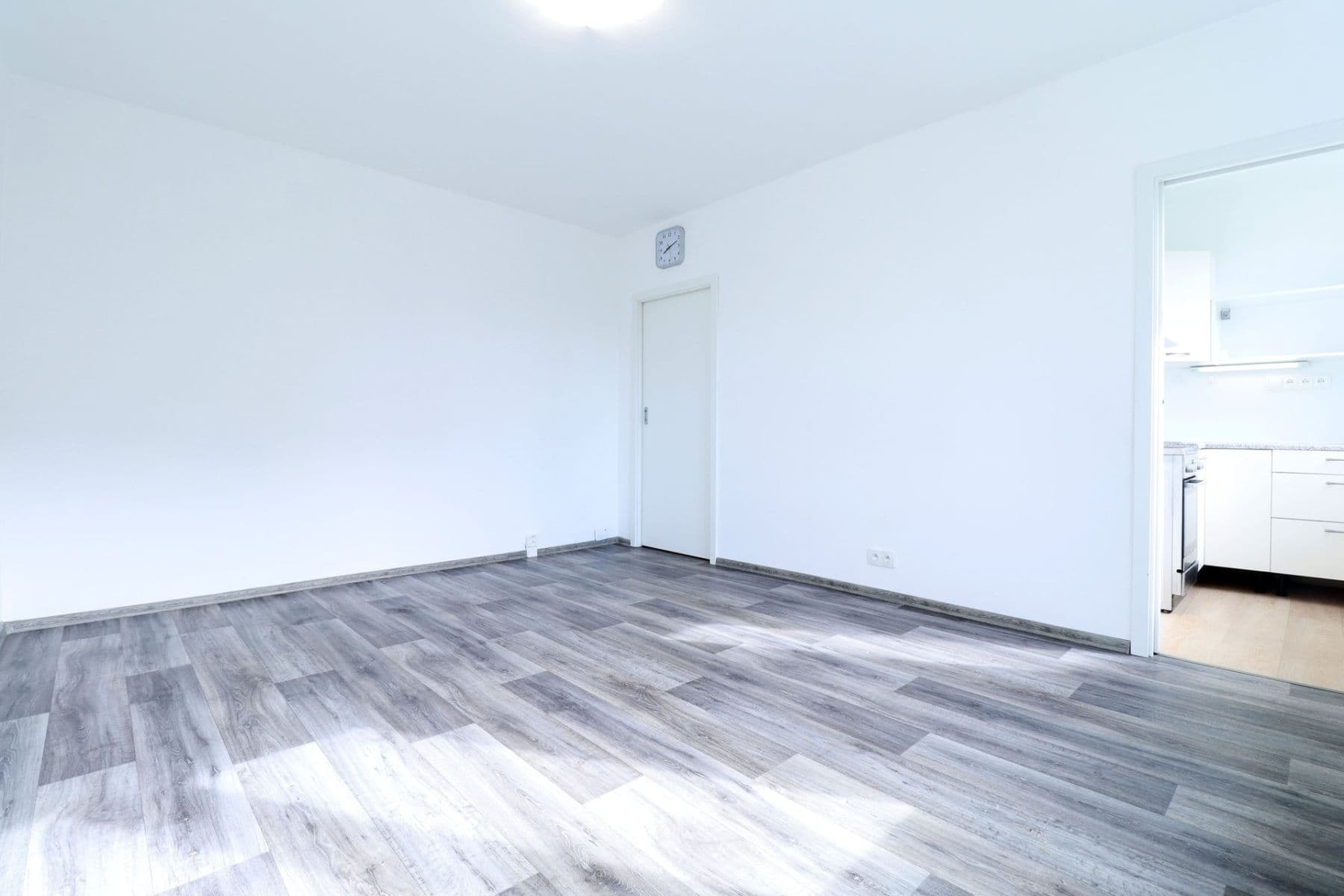 Prenájom bytu 1-izbový 26 m², Varnsdorfská, Praha, Praha Prenájom bytu 1-izbový 26 m², Varnsdorfská, Praha, Praha