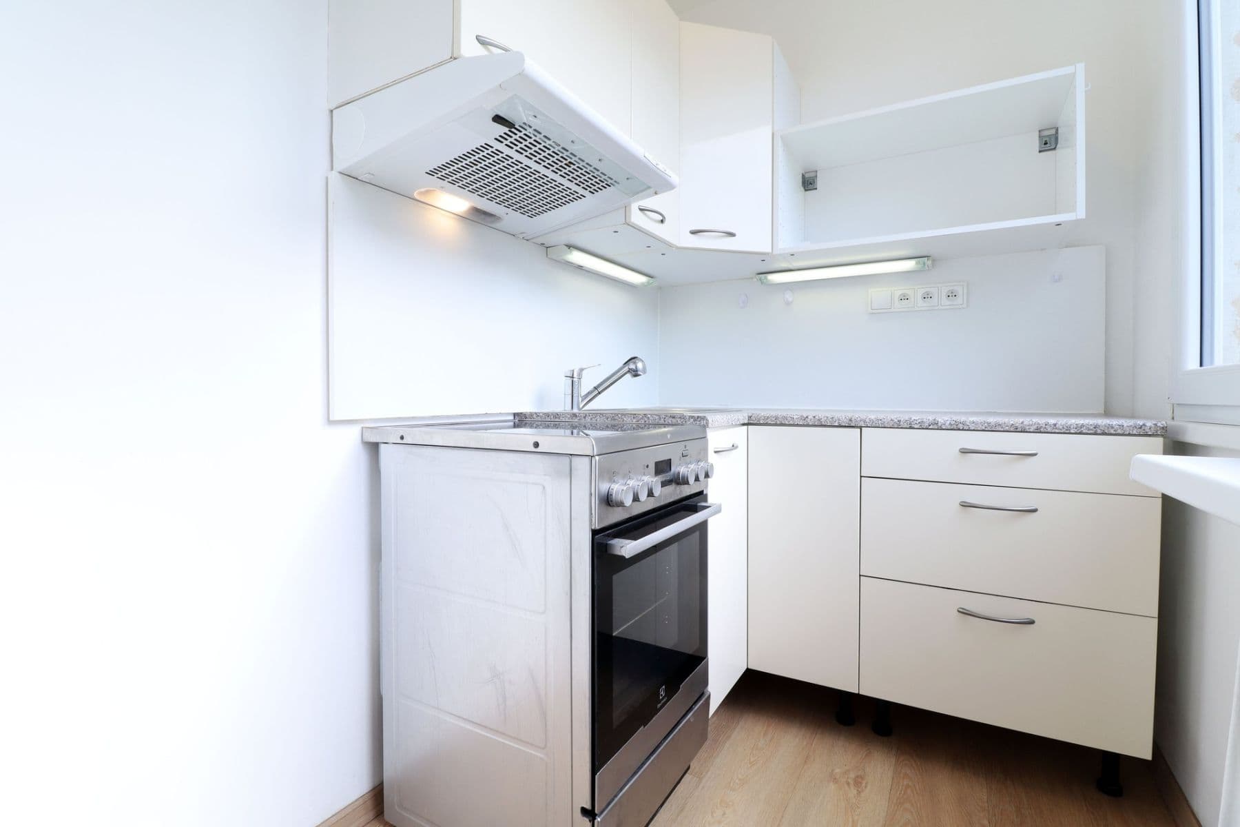 Prenájom bytu 1-izbový 26 m², Varnsdorfská, Praha, Praha Prenájom bytu 1-izbový 26 m², Varnsdorfská, Praha, Praha