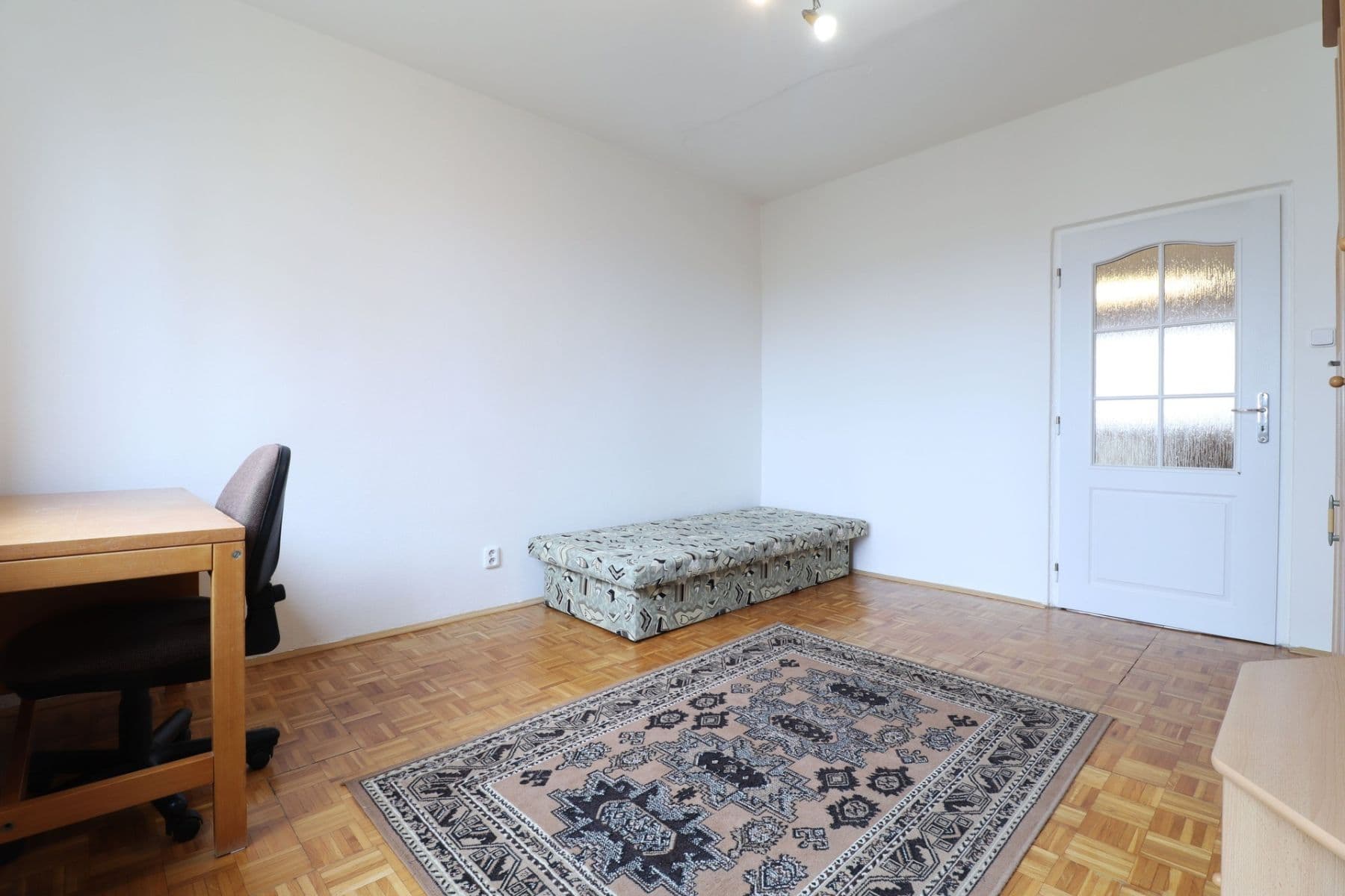 Prenájom bytu 3-izbový 69 m², Zvonková, Praha, Praha Prenájom bytu 3-izbový 69 m², Zvonková, Praha, Praha