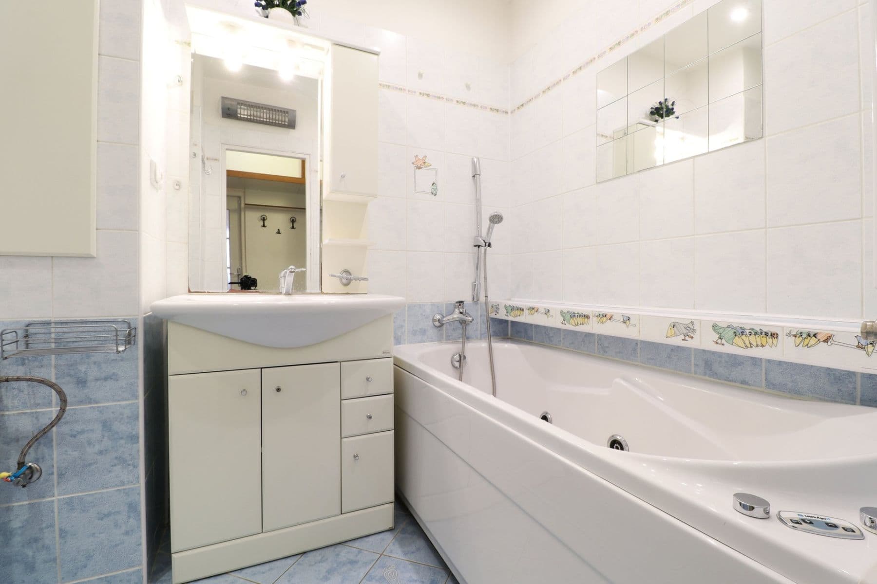 Prenájom bytu 3-izbový 69 m², Zvonková, Praha, Praha Prenájom bytu 3-izbový 69 m², Zvonková, Praha, Praha