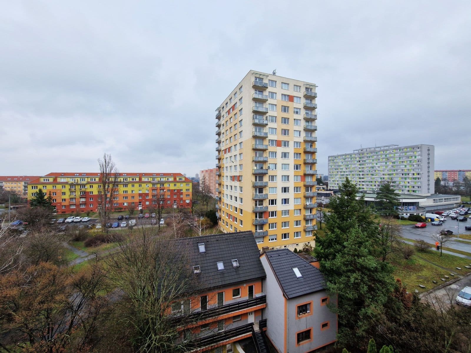 Prenájom bytu 3-izbový 69 m², Zvonková, Praha, Praha Prenájom bytu 3-izbový 69 m², Zvonková, Praha, Praha