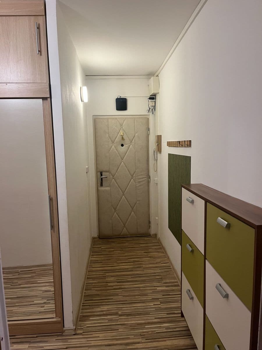 Predaj bytu 2-izbový 81 m², třída Edvarda Beneše, Hradec Králové, Královéhradecký kraj Predaj bytu 2-izbový 81 m², třída Edvarda Beneše, Hradec Králové, Královéhradecký kraj