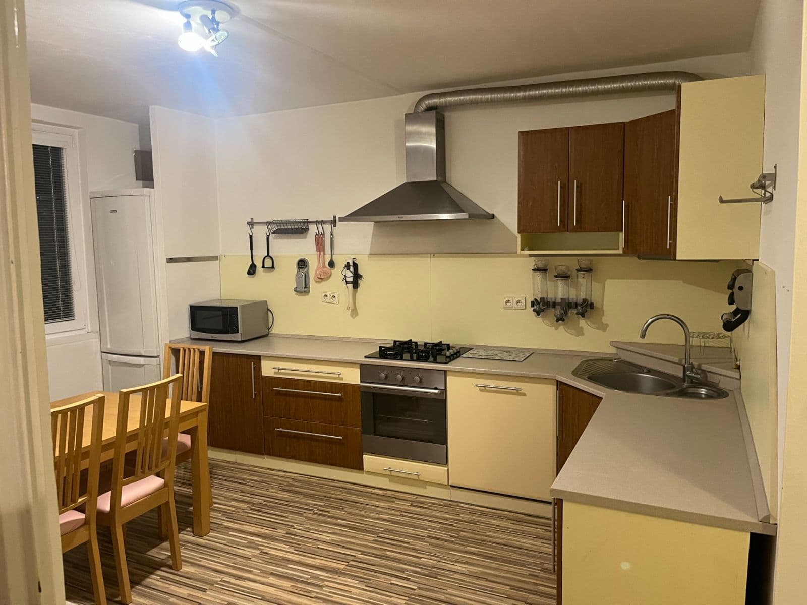 Predaj bytu 2-izbový 81 m², třída Edvarda Beneše, Hradec Králové, Královéhradecký kraj Predaj bytu 2-izbový 81 m², třída Edvarda Beneše, Hradec Králové, Královéhradecký kraj