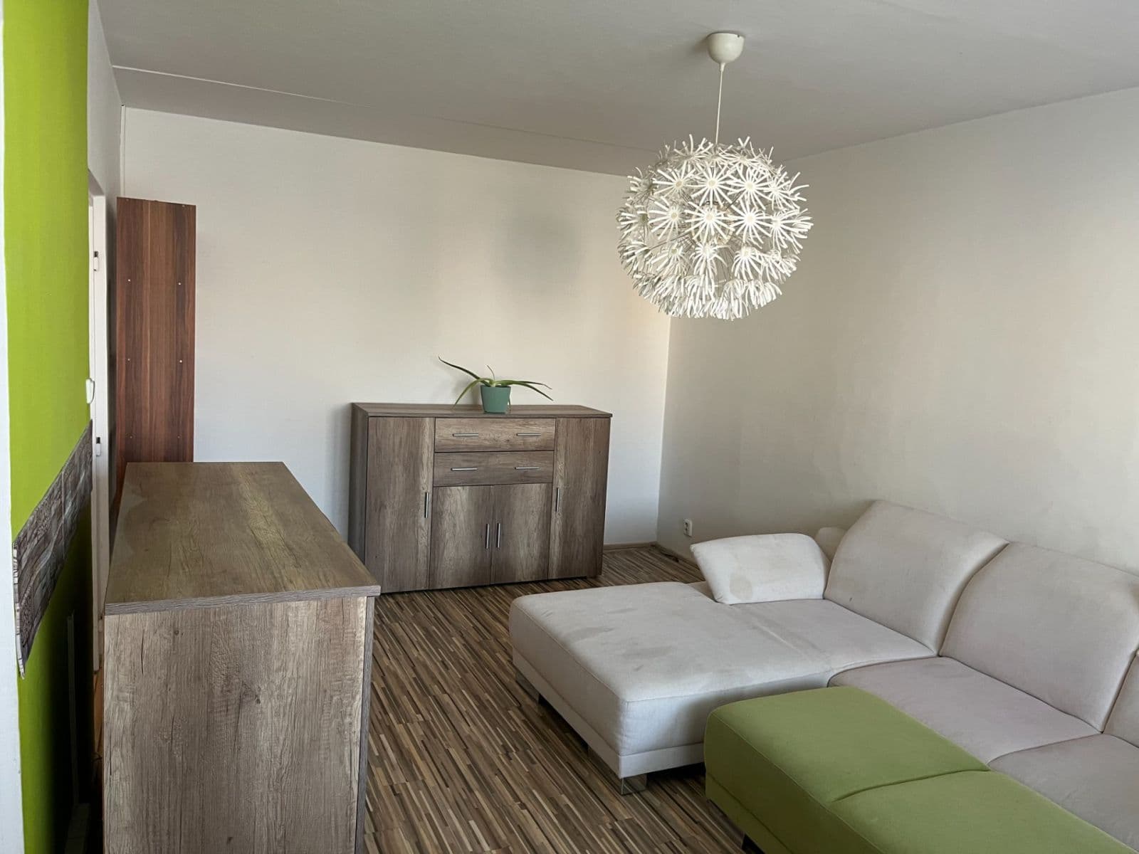 Predaj bytu 2-izbový 81 m², třída Edvarda Beneše, Hradec Králové, Královéhradecký kraj Predaj bytu 2-izbový 81 m², třída Edvarda Beneše, Hradec Králové, Královéhradecký kraj