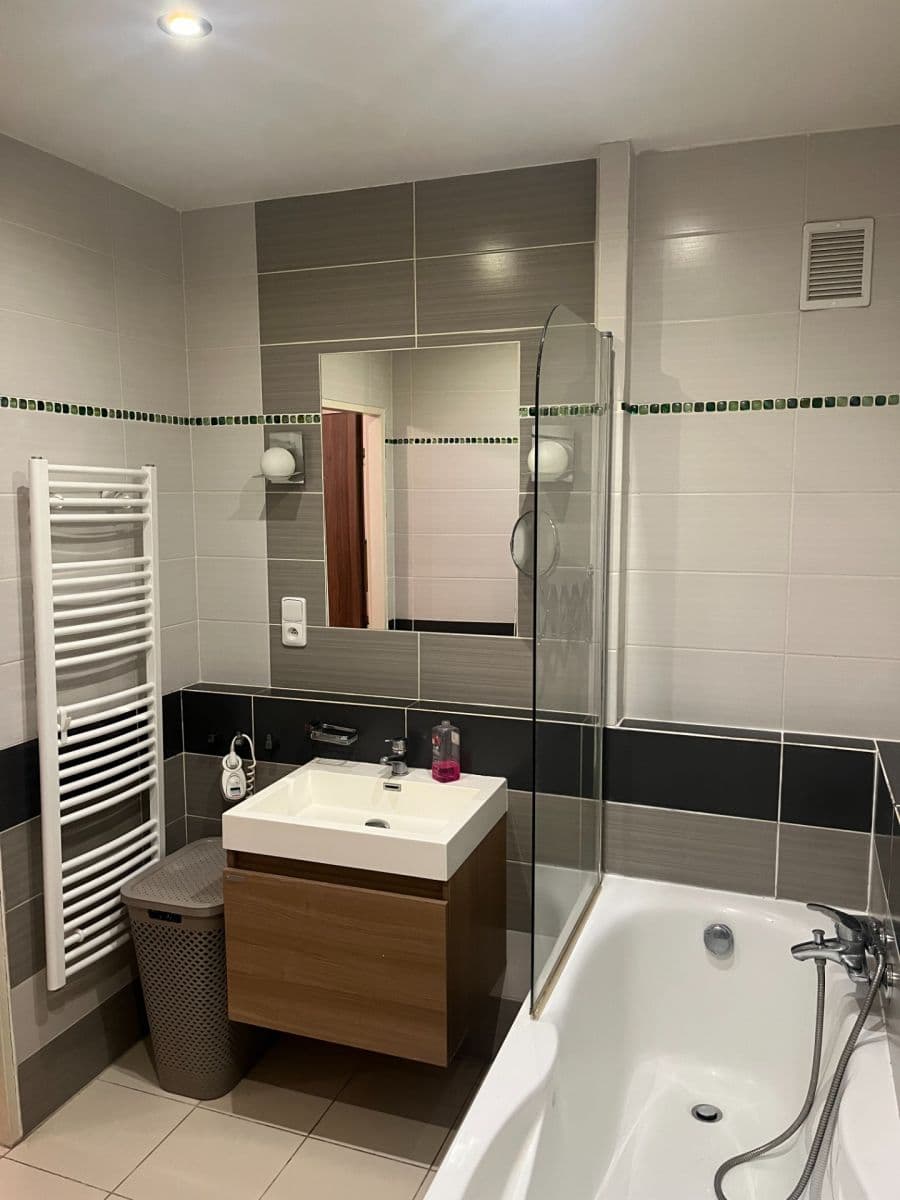 Predaj bytu 2-izbový 81 m², třída Edvarda Beneše, Hradec Králové, Královéhradecký kraj Predaj bytu 2-izbový 81 m², třída Edvarda Beneše, Hradec Králové, Královéhradecký kraj