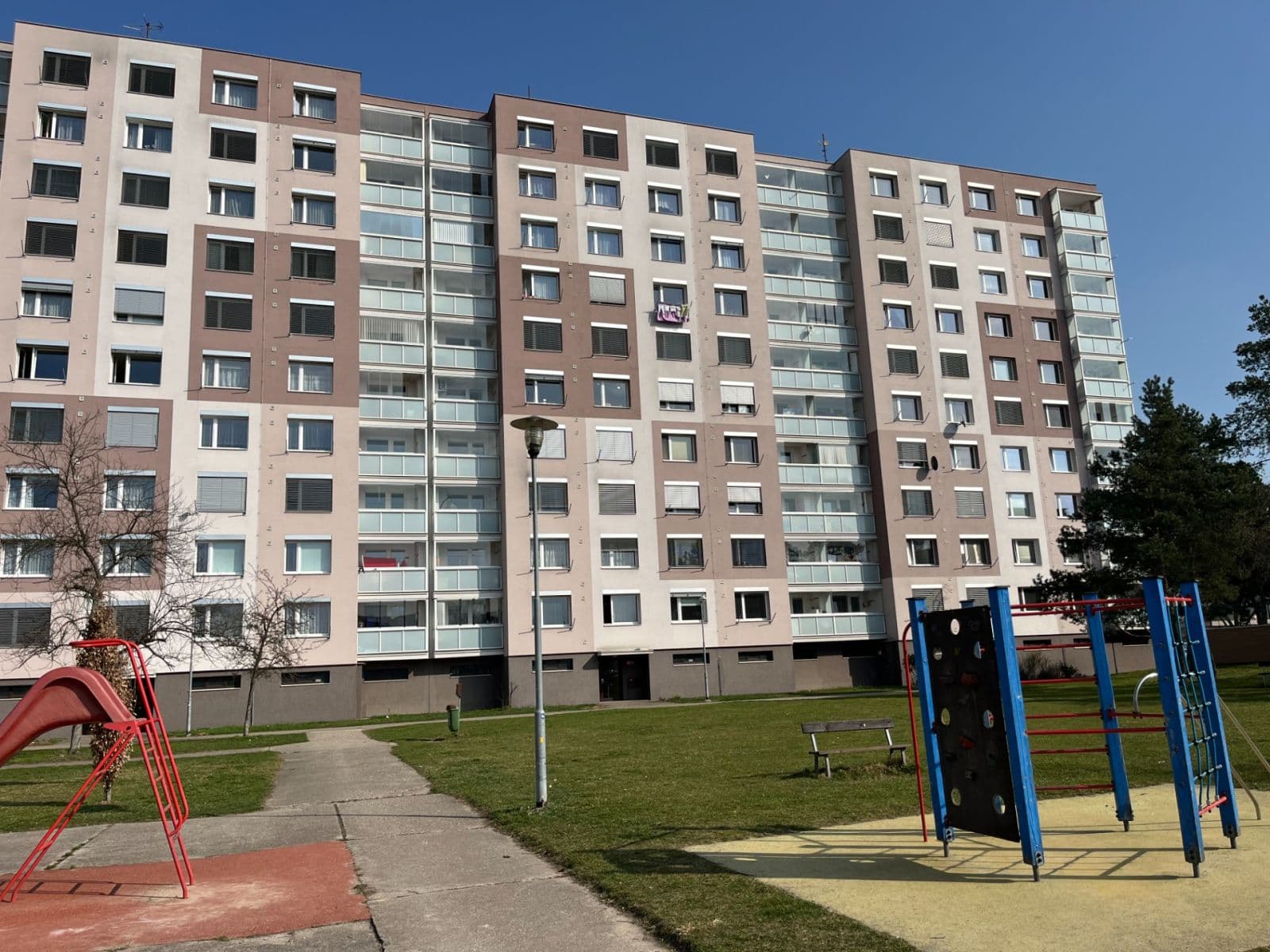 Predaj bytu 2-izbový 81 m², třída Edvarda Beneše, Hradec Králové, Královéhradecký kraj Predaj bytu 2-izbový 81 m², třída Edvarda Beneše, Hradec Králové, Královéhradecký kraj