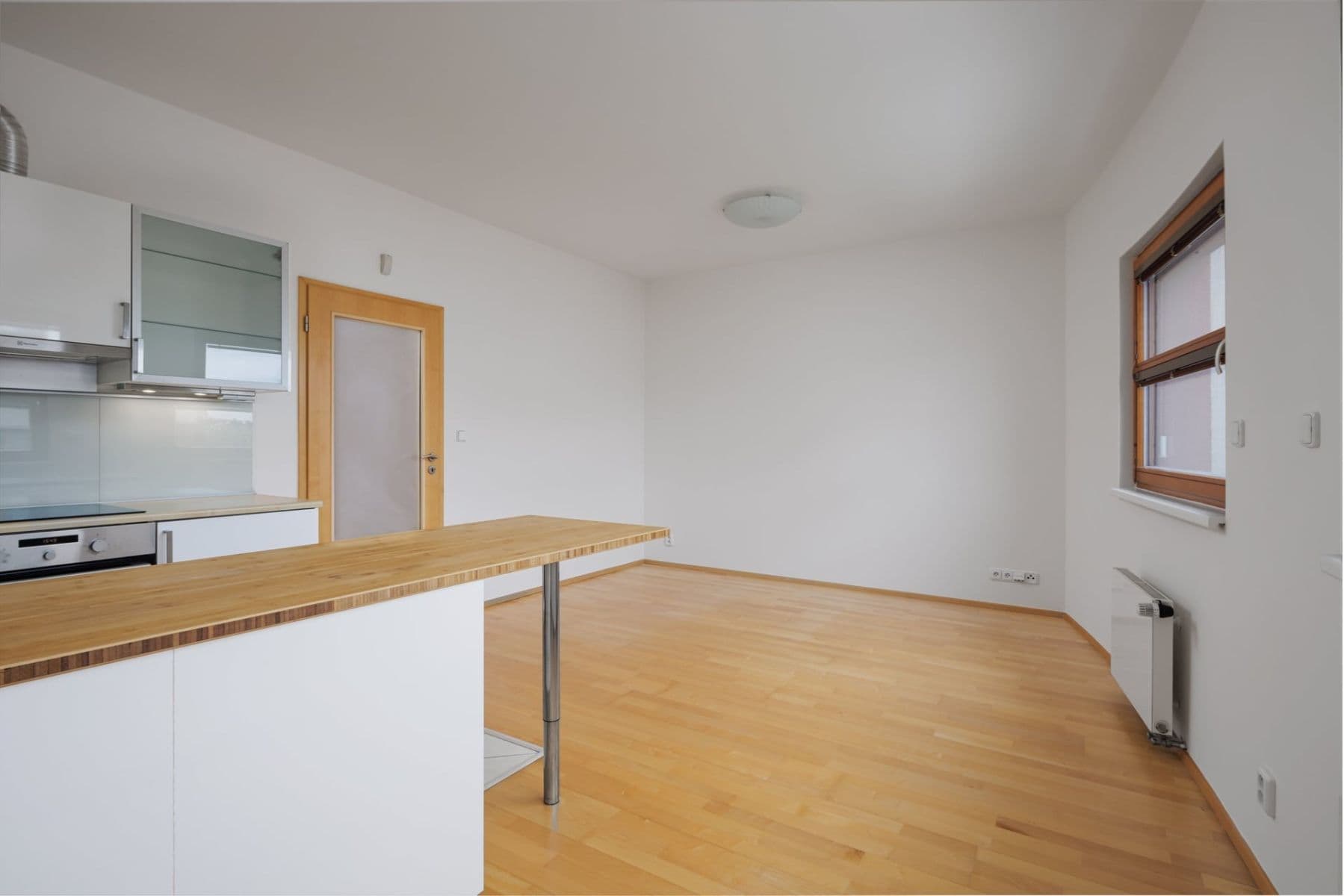 Prenájom bytu 1-izbový 32 m², Mattioliho, Praha, Praha Prenájom bytu 1-izbový 32 m², Mattioliho, Praha, Praha