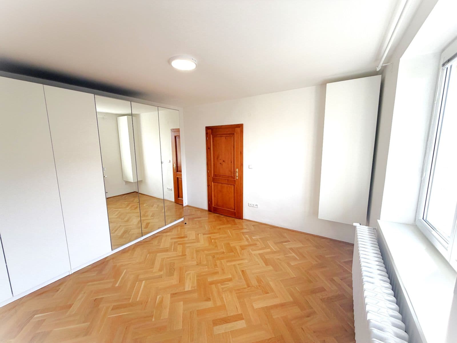 Prenájom bytu 3-izbový 95 m², Na Pískách, Praha, Praha Prenájom bytu 3-izbový 95 m², Na Pískách, Praha, Praha