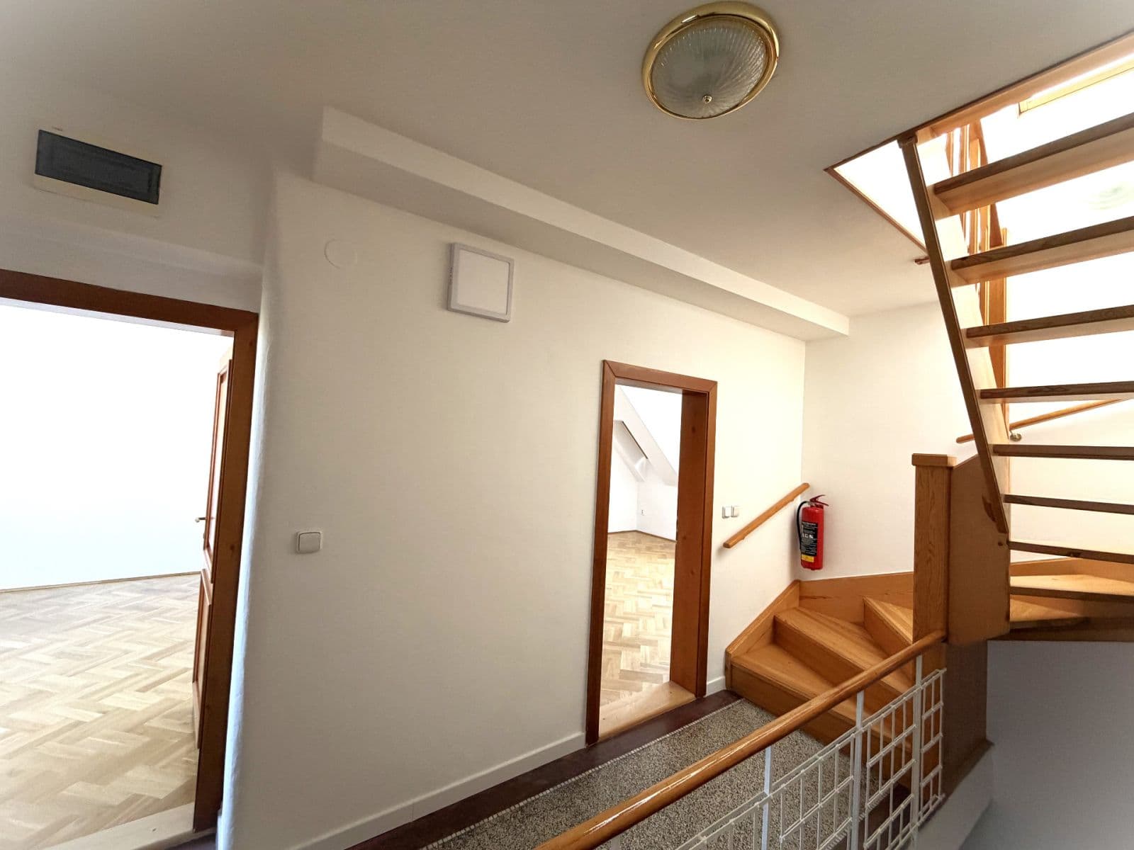 Prenájom bytu 3-izbový 95 m², Na Pískách, Praha, Praha Prenájom bytu 3-izbový 95 m², Na Pískách, Praha, Praha