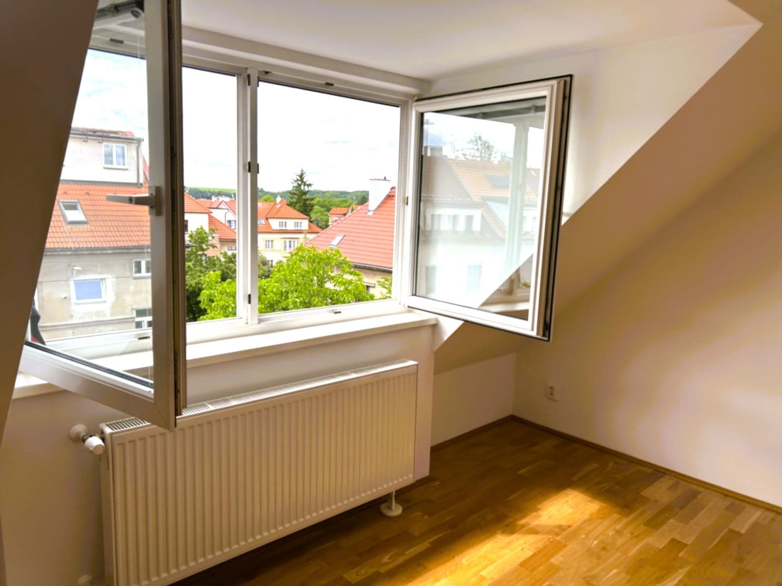 Prenájom bytu 3-izbový 76 m², Na Pískách, Praha, Praha Prenájom bytu 3-izbový 76 m², Na Pískách, Praha, Praha