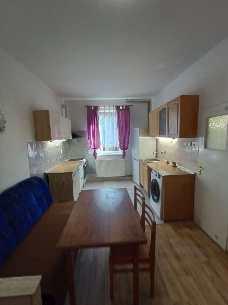 Prenájom bytu 1-izbový 43 m², U Vápenice, Praha, Praha Prenájom bytu 1-izbový 43 m², U Vápenice, Praha, Praha