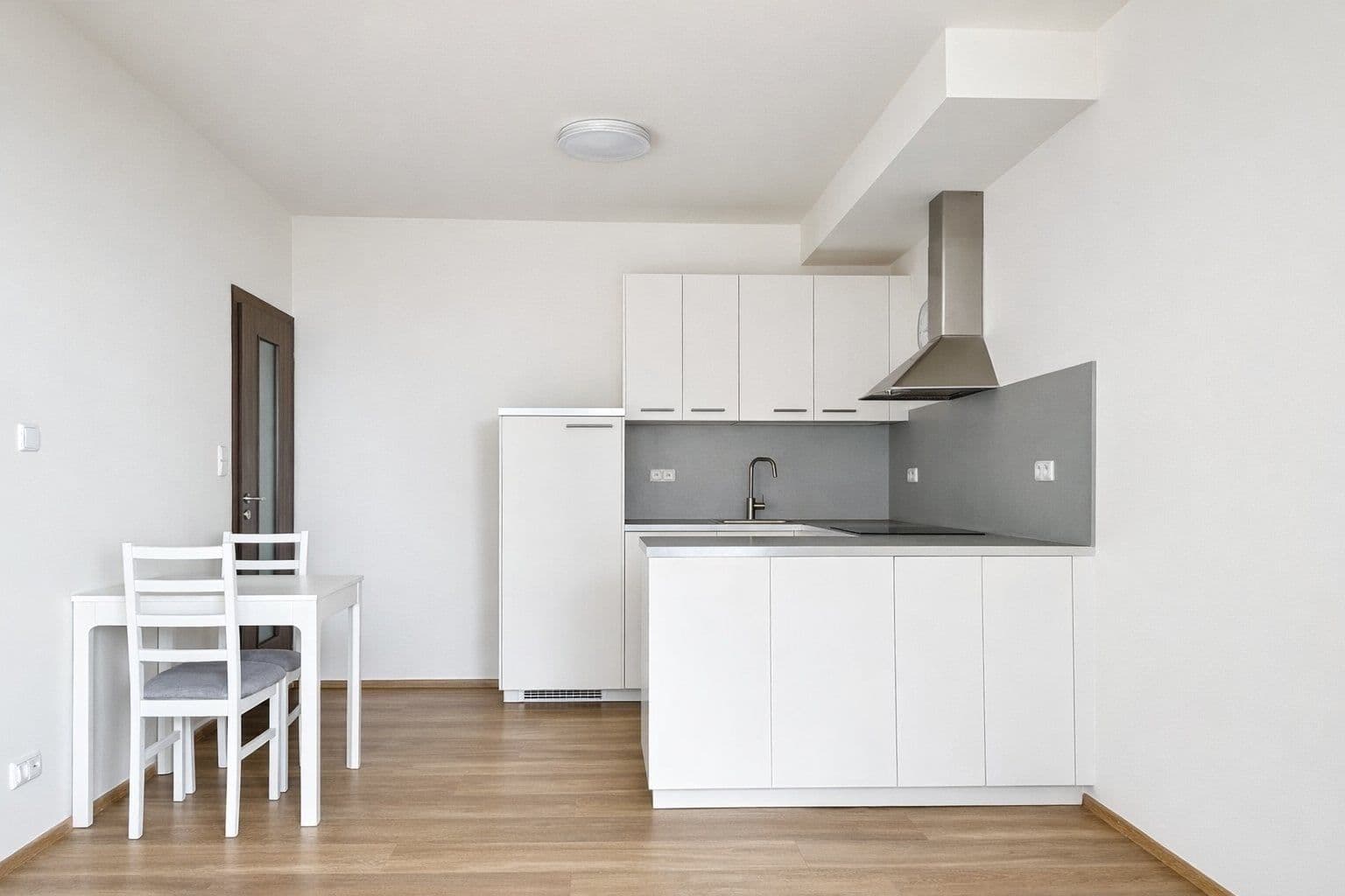 Prenájom bytu 2-izbový 59 m², Svitákova, Praha, Praha Prenájom bytu 2-izbový 59 m², Svitákova, Praha, Praha