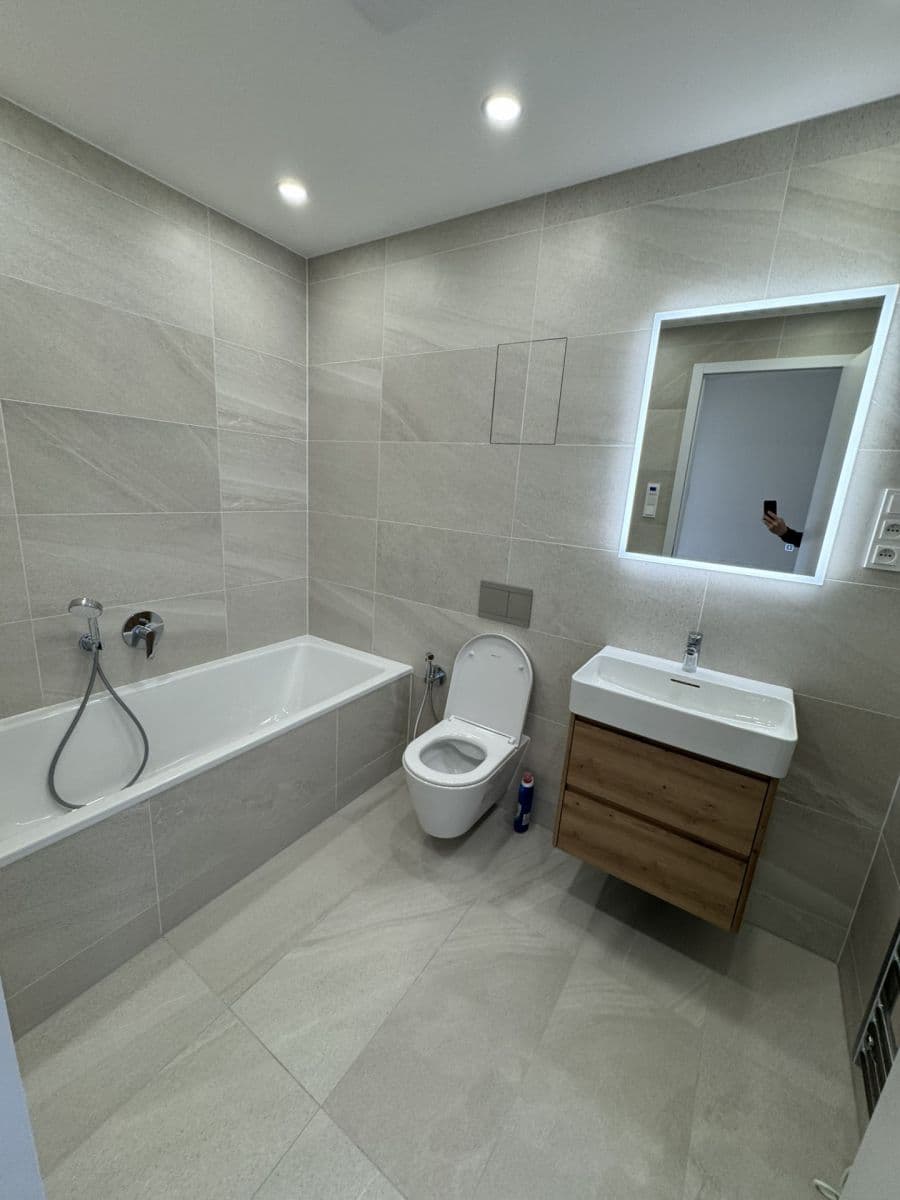 Prenájom bytu 2-izbový 62 m², Závišova, Praha, Praha Prenájom bytu 2-izbový 62 m², Závišova, Praha, Praha