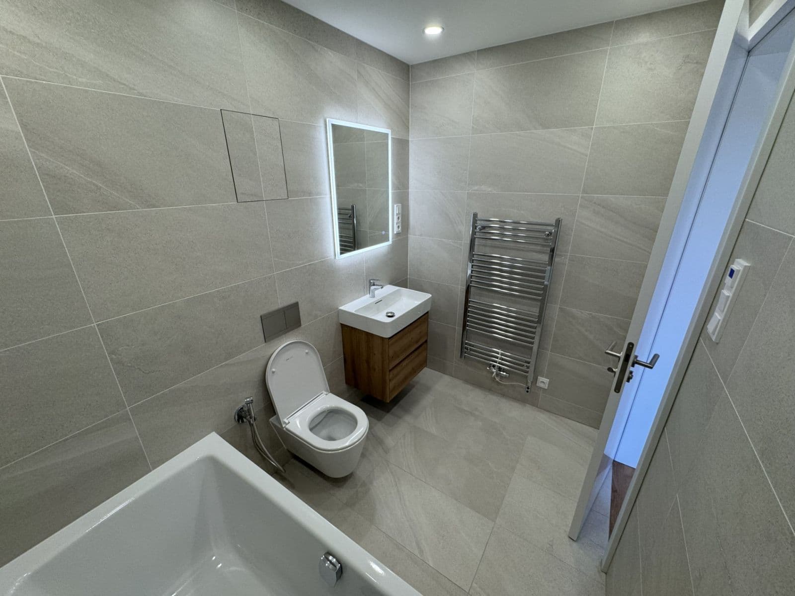 Prenájom bytu 2-izbový 62 m², Závišova, Praha, Praha Prenájom bytu 2-izbový 62 m², Závišova, Praha, Praha