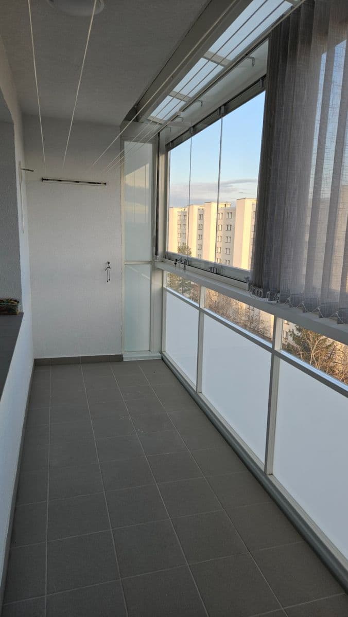 Prenájom bytu 4-izbový 78 m², Hrusická, Praha, Praha Prenájom bytu 4-izbový 78 m², Hrusická, Praha, Praha