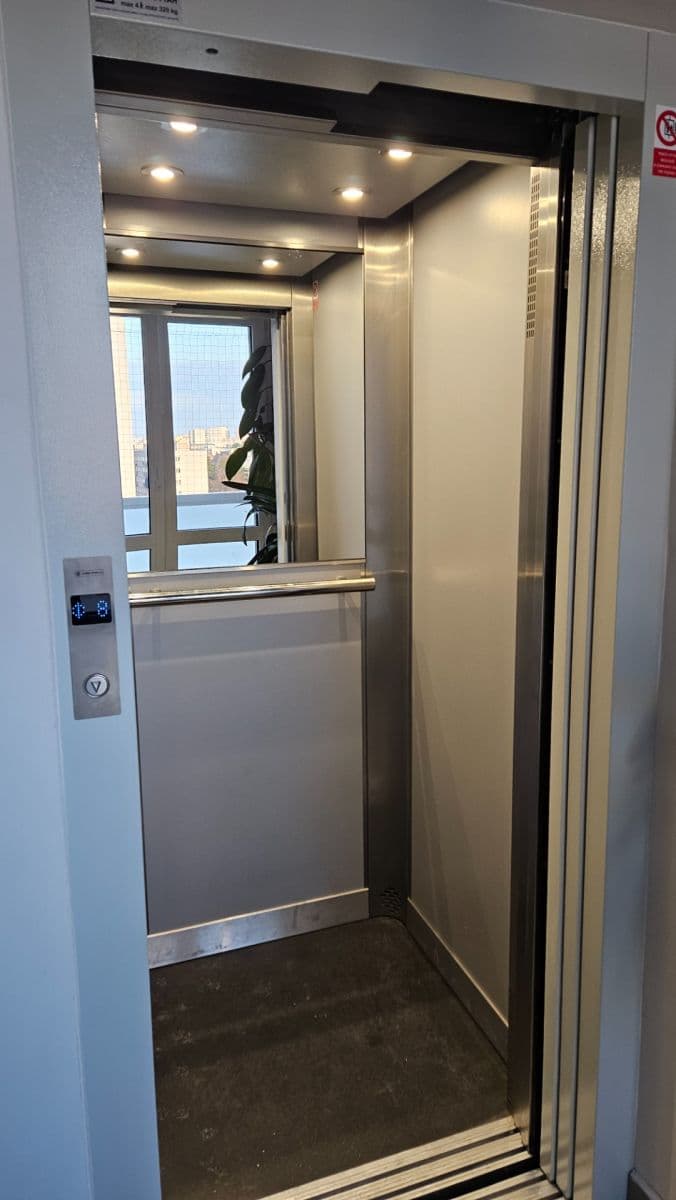 Prenájom bytu 4-izbový 78 m², Hrusická, Praha, Praha Prenájom bytu 4-izbový 78 m², Hrusická, Praha, Praha