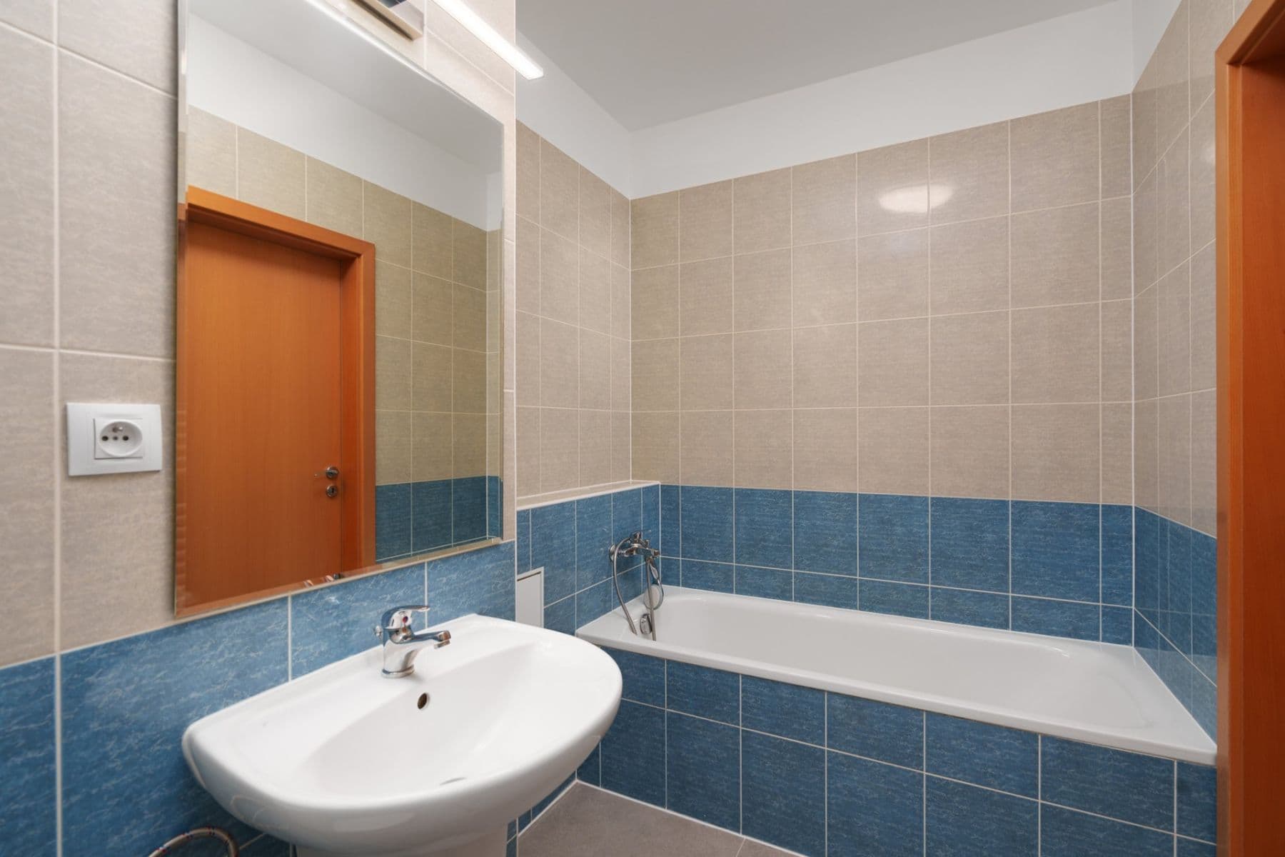 Prenájom bytu 2-izbový 53 m², Kabešova, Praha, Praha Prenájom bytu 2-izbový 53 m², Kabešova, Praha, Praha