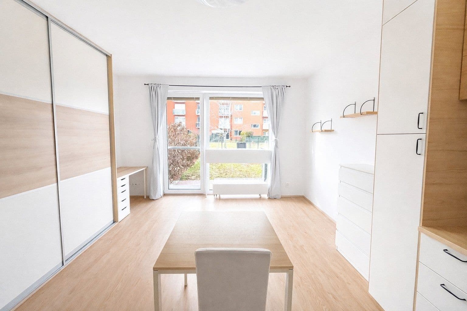 Prenájom bytu 1-izbový 30 m², Ovesná, Hostivice, Středočeský kraj Prenájom bytu 1-izbový 30 m², Ovesná, Hostivice, Středočeský kraj