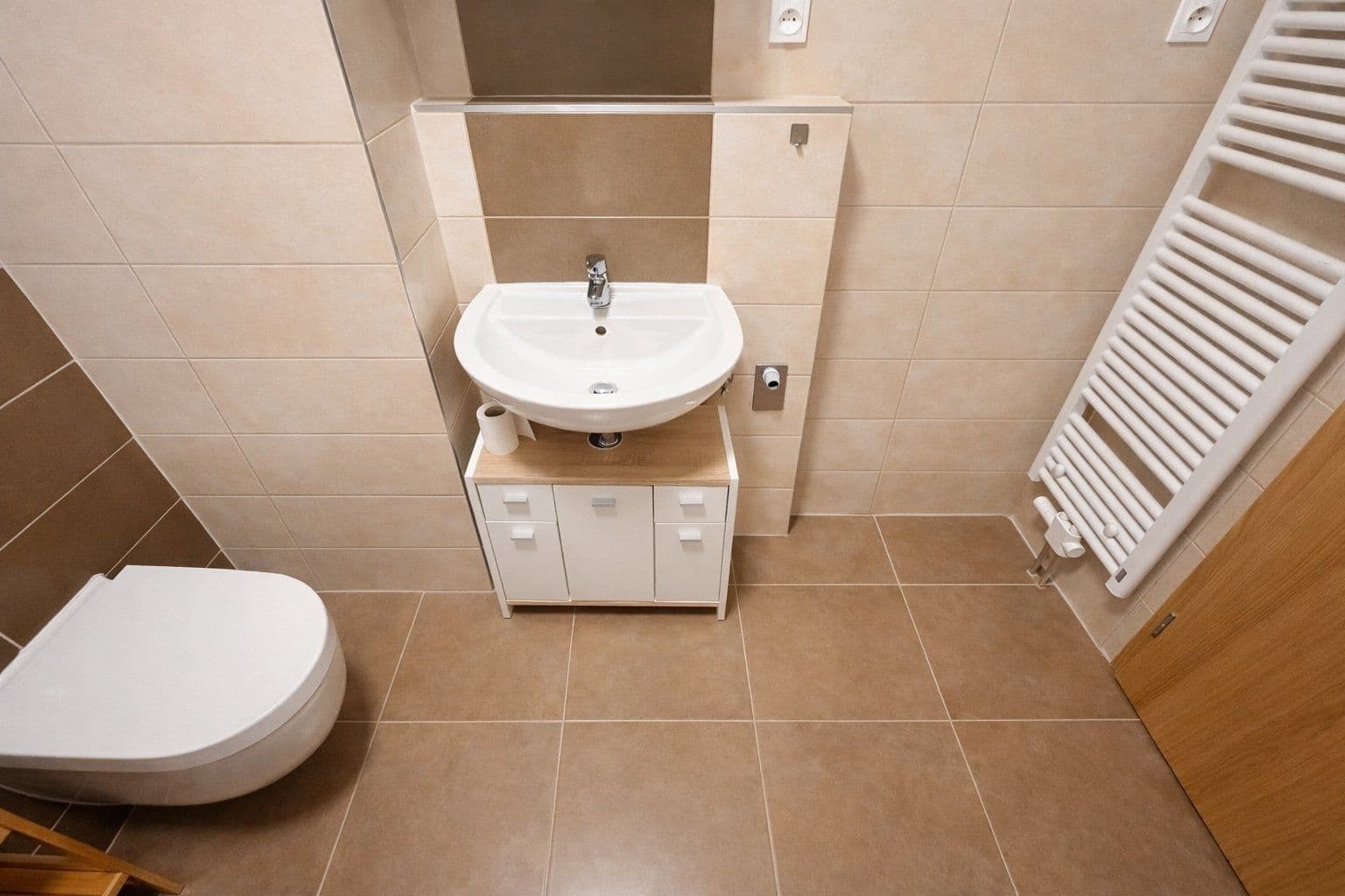 Prenájom bytu 1-izbový 30 m², Ovesná, Hostivice, Středočeský kraj Prenájom bytu 1-izbový 30 m², Ovesná, Hostivice, Středočeský kraj