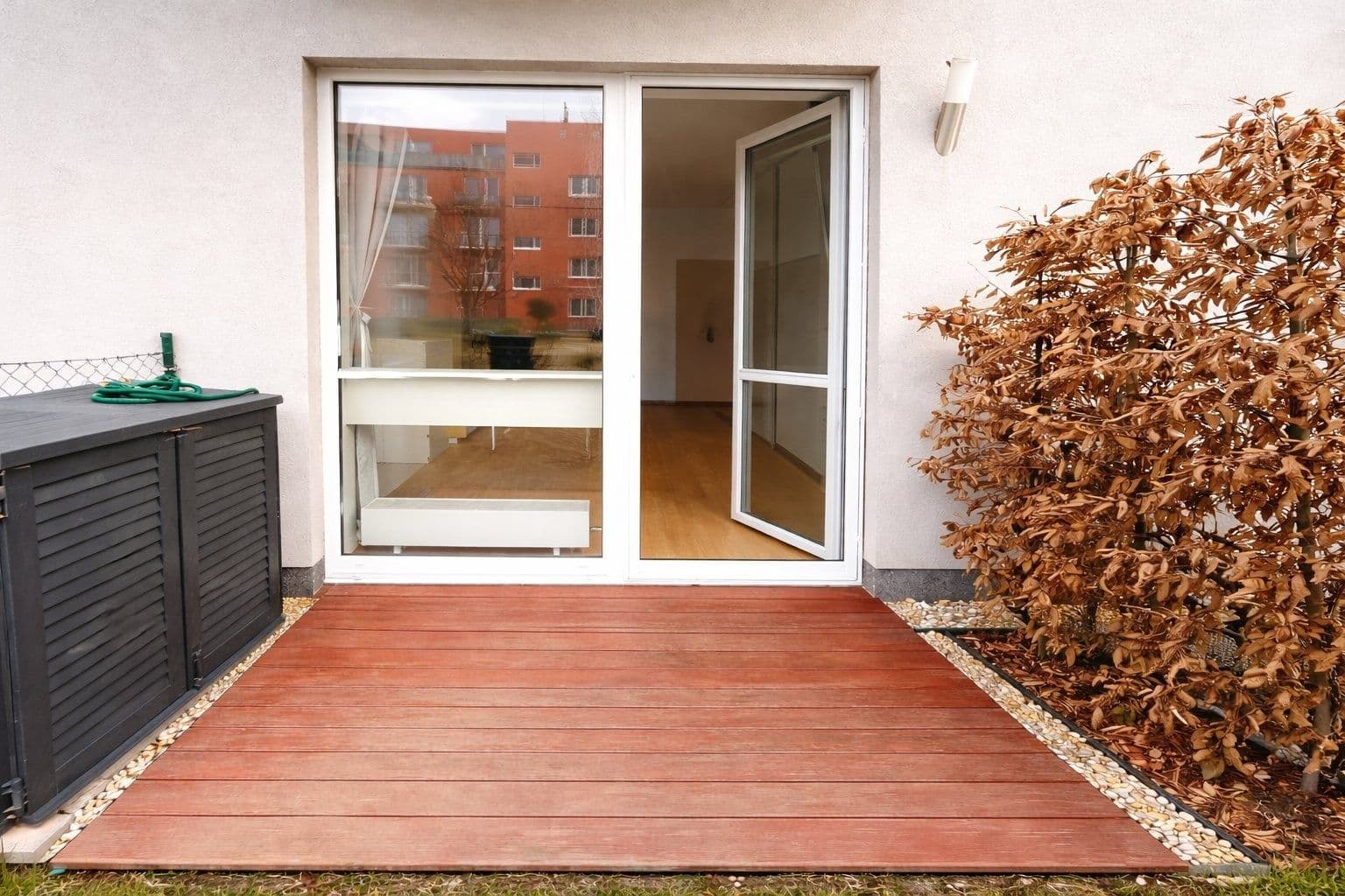 Prenájom bytu 1-izbový 30 m², Ovesná, Hostivice, Středočeský kraj Prenájom bytu 1-izbový 30 m², Ovesná, Hostivice, Středočeský kraj