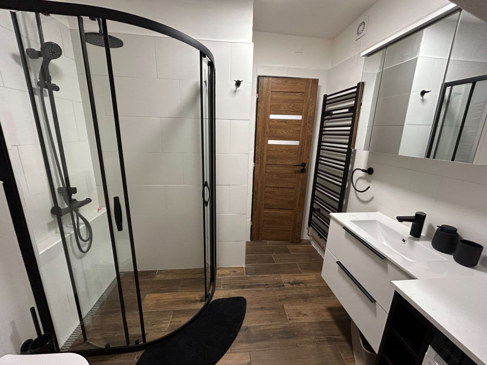 Prenájom bytu 2-izbový 46 m², Klikatá, Praha, Praha Prenájom bytu 2-izbový 46 m², Klikatá, Praha, Praha