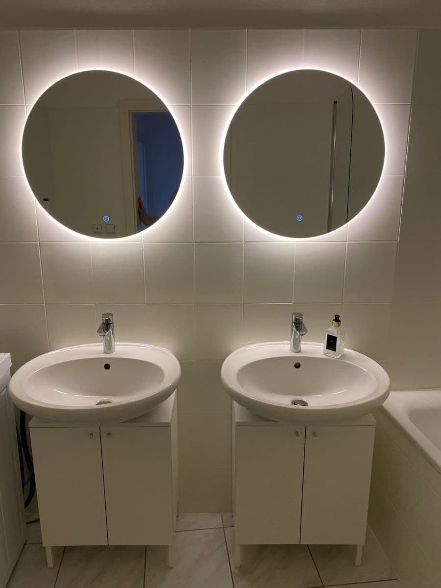 Prenájom bytu 3-izbový 100 m², U Kříže, Praha, Praha Prenájom bytu 3-izbový 100 m², U Kříže, Praha, Praha